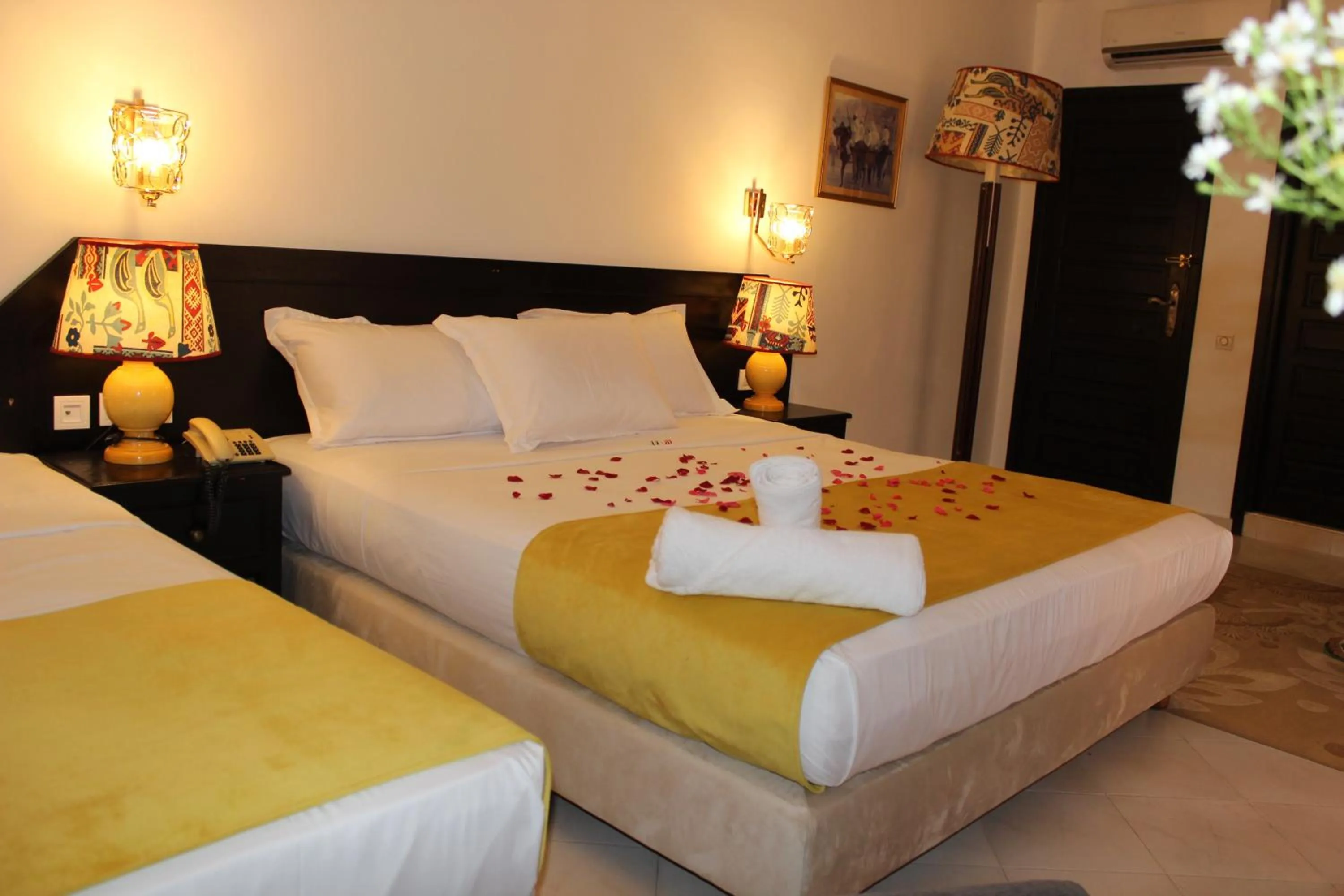 Photo of the whole room, Bed in Majorel Pearl Hotel-Riad-Restaurant Piscine&Spa