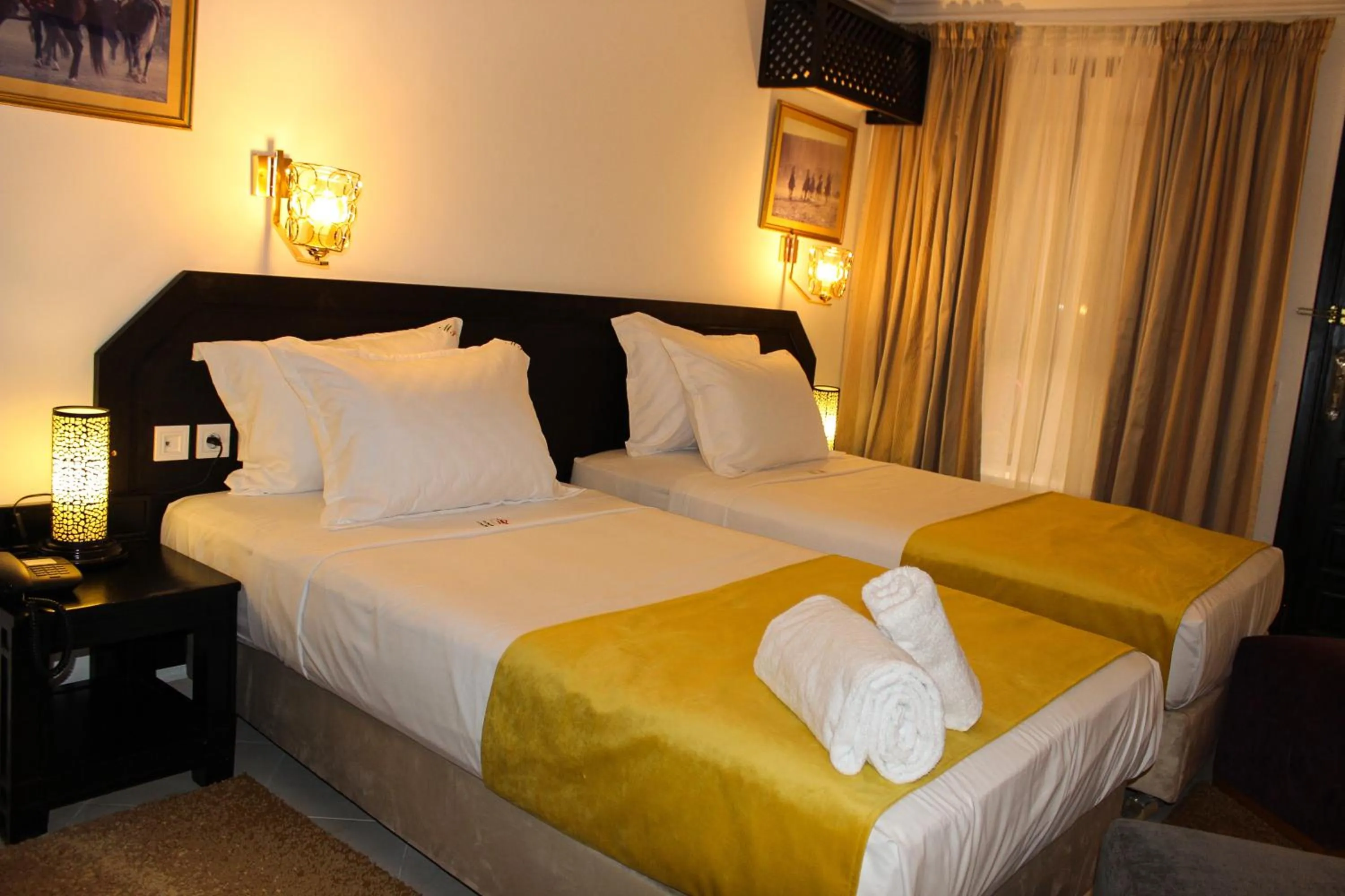 Bed in Majorel Pearl Hotel-Riad-Restaurant Piscine&Spa