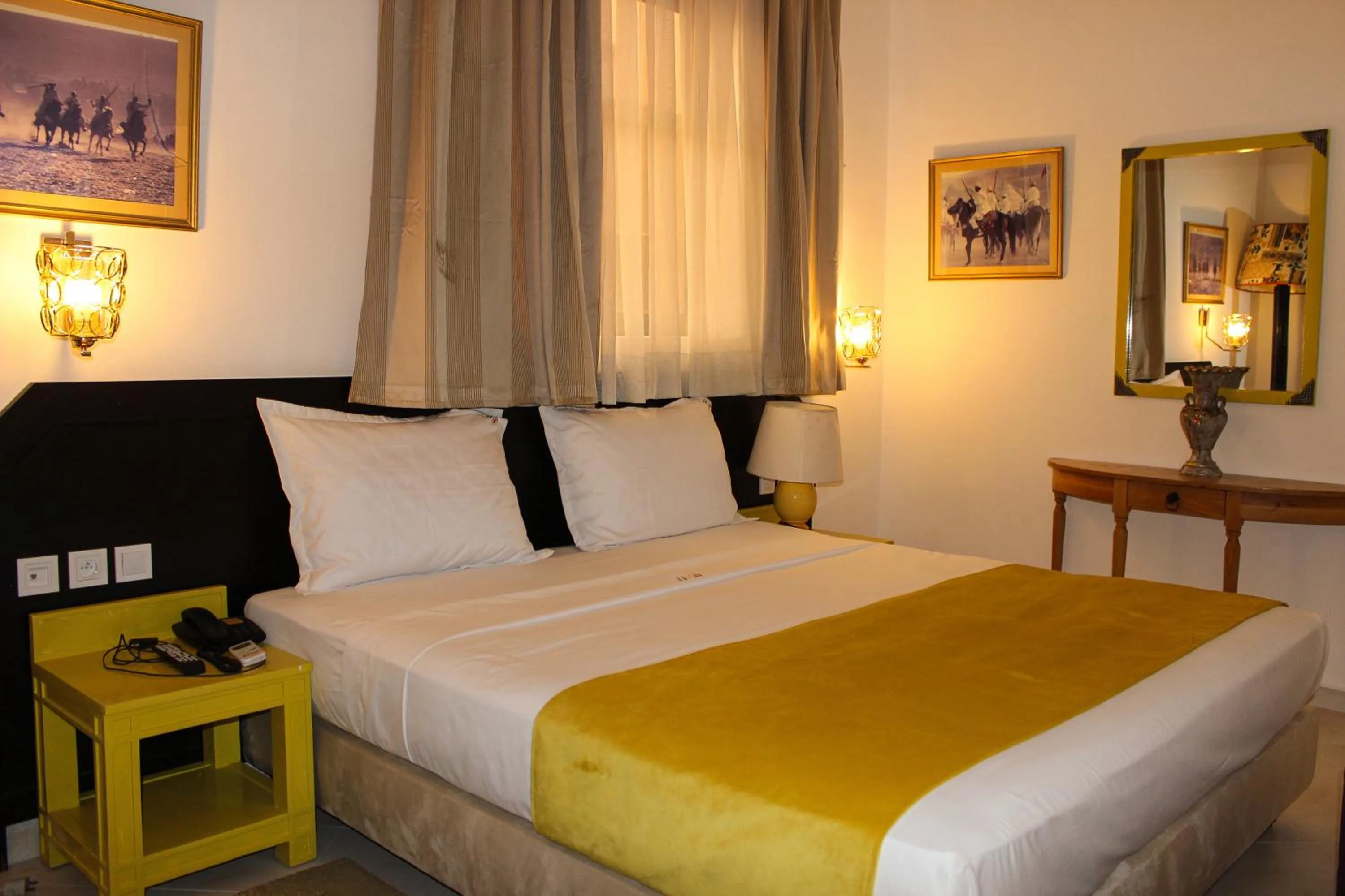 Photo of the whole room, Bed in Majorel Pearl Hotel-Riad-Restaurant Piscine&Spa