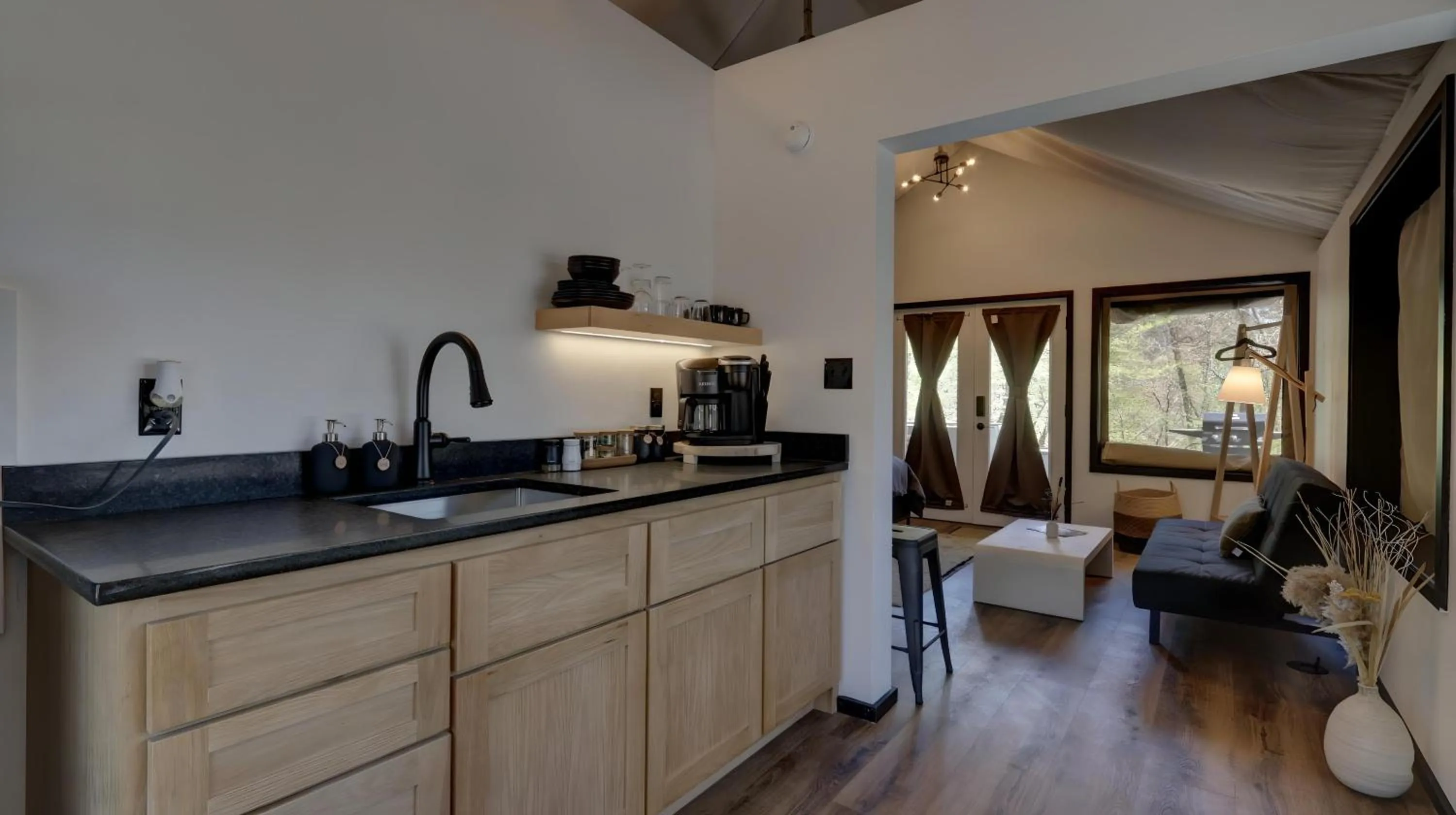 Kitchen or kitchenette in Starlight Haven Hot Springs