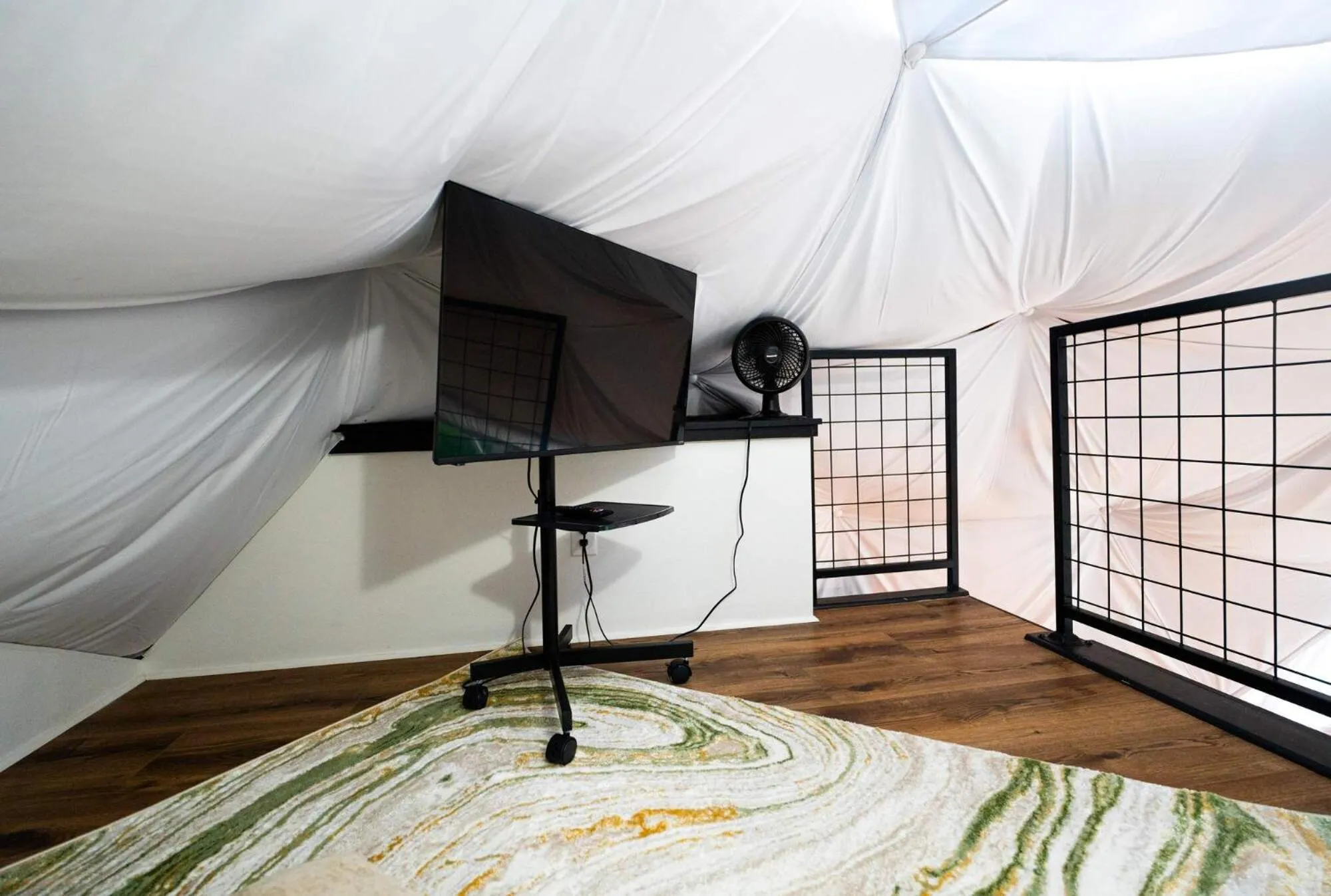 TV and multimedia in Starlight Haven Hot Springs