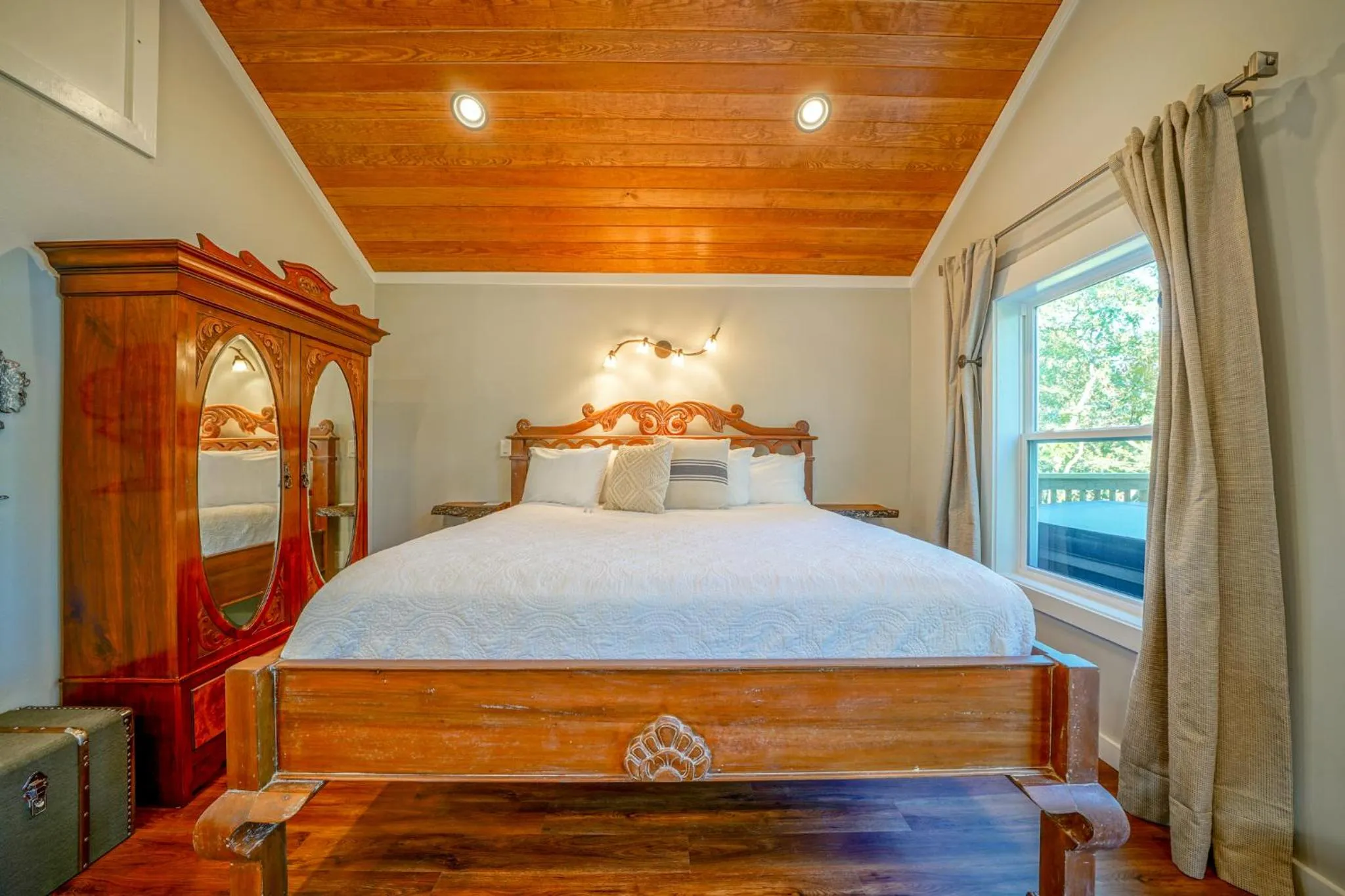 Bedroom, Bed in Starlight Haven Hot Springs