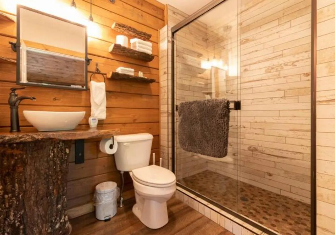 Shower in Starlight Haven Hot Springs