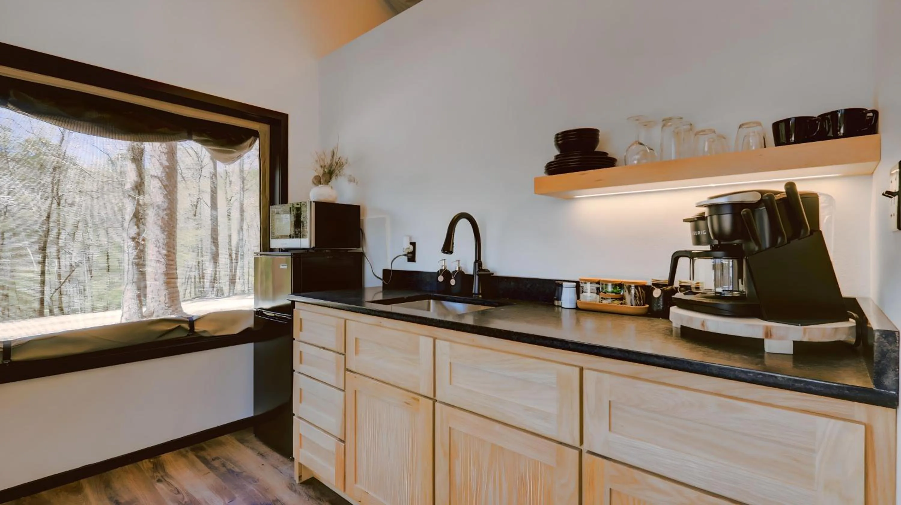 Kitchen or kitchenette in Starlight Haven Hot Springs