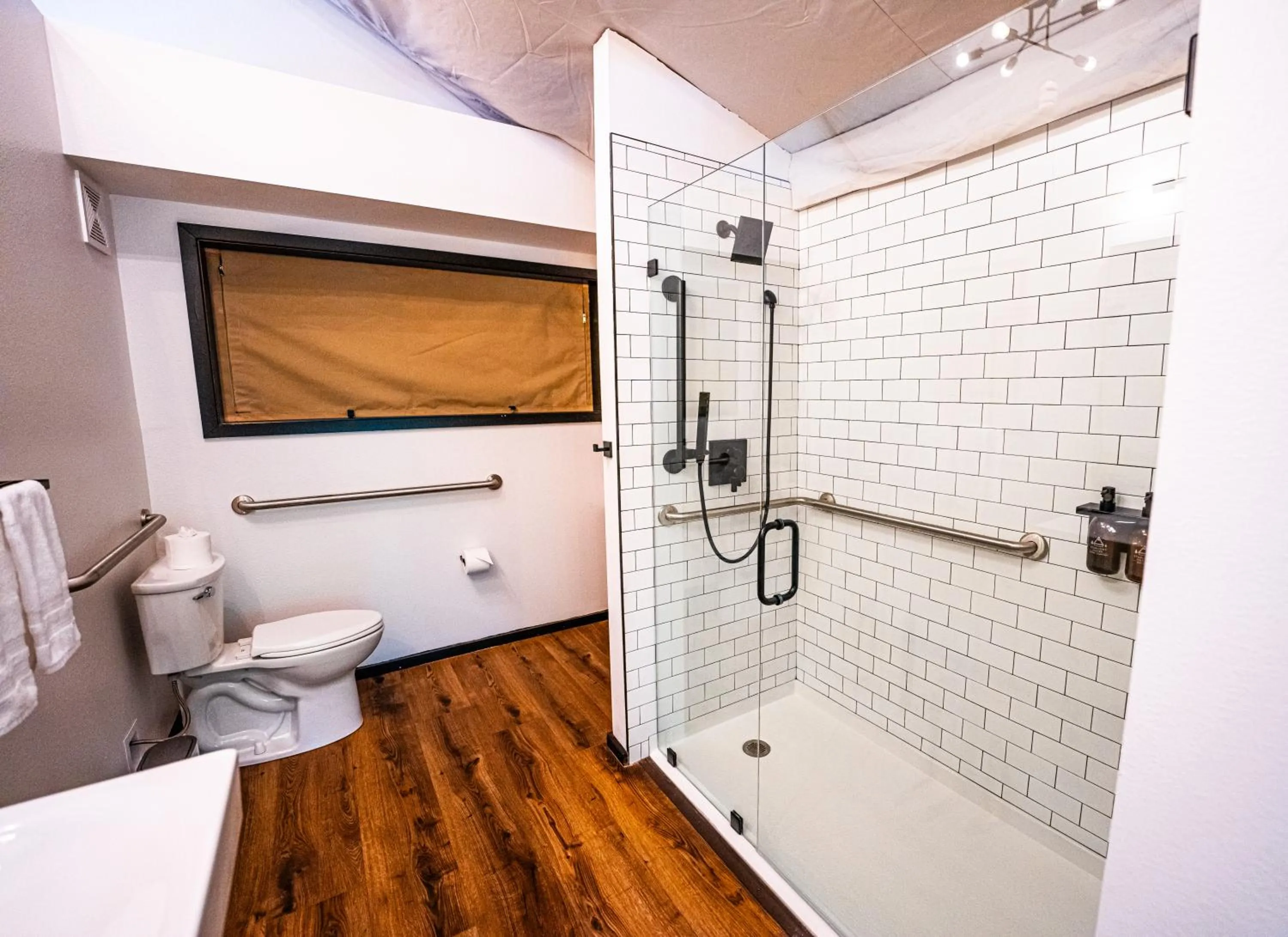 Shower in Starlight Haven Hot Springs