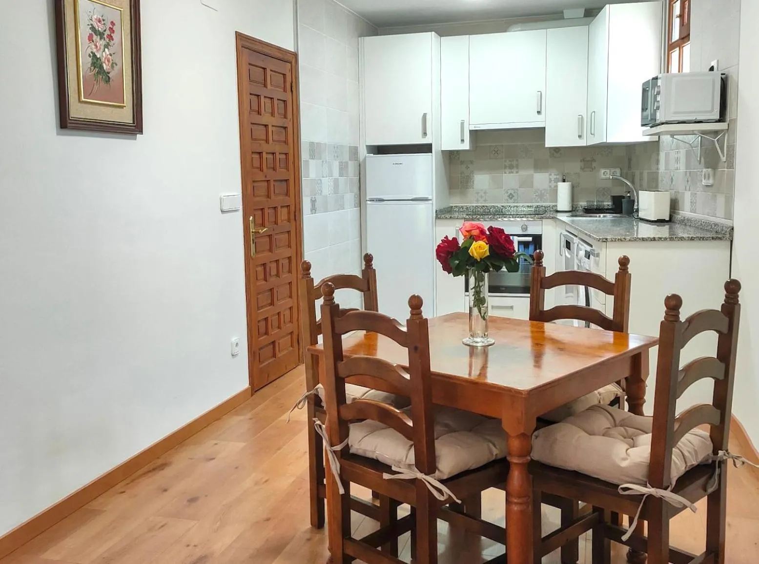 Kitchen or kitchenette in Apartamentos Javier