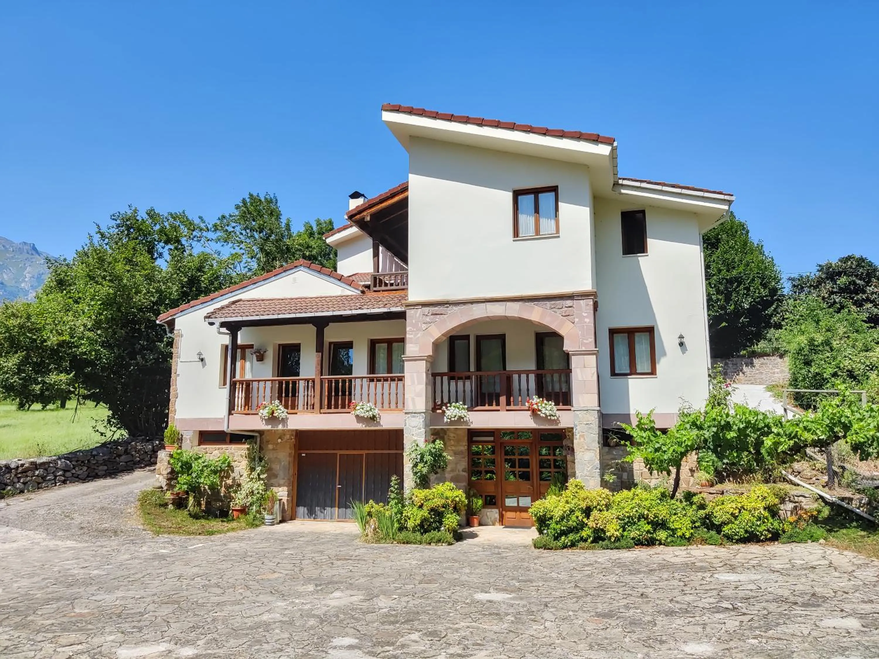 Property building in Apartamentos Javier