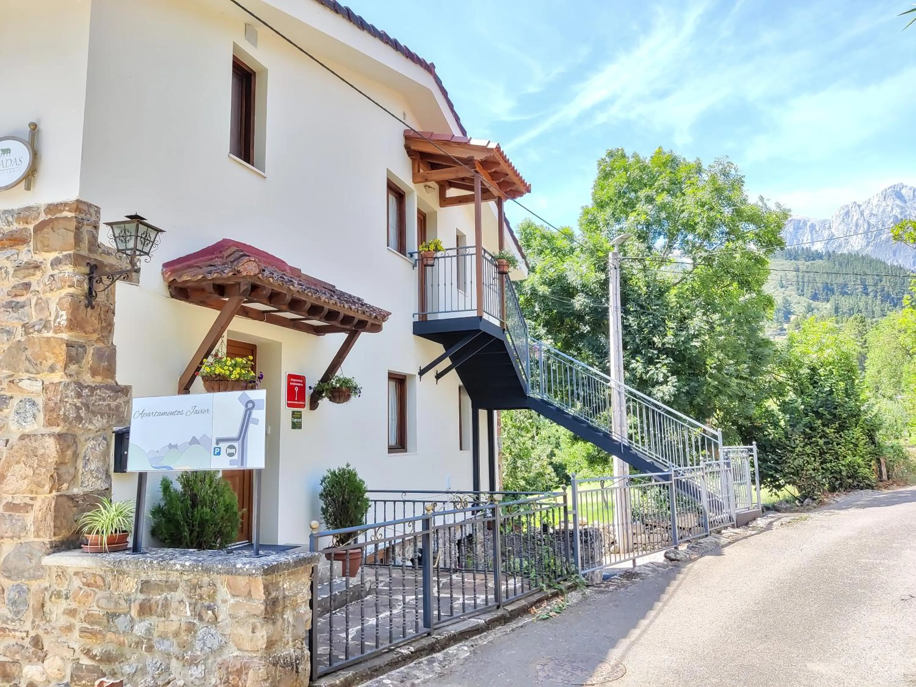 Property building in Apartamentos Javier