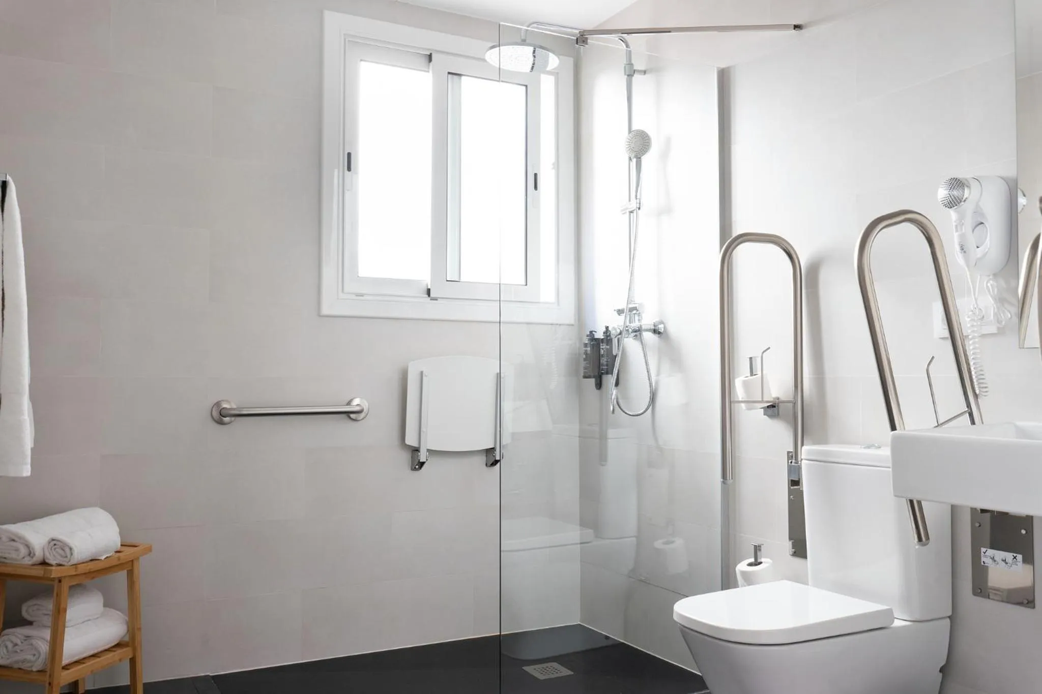 Bathroom in Tres Torres Atiram Hotel