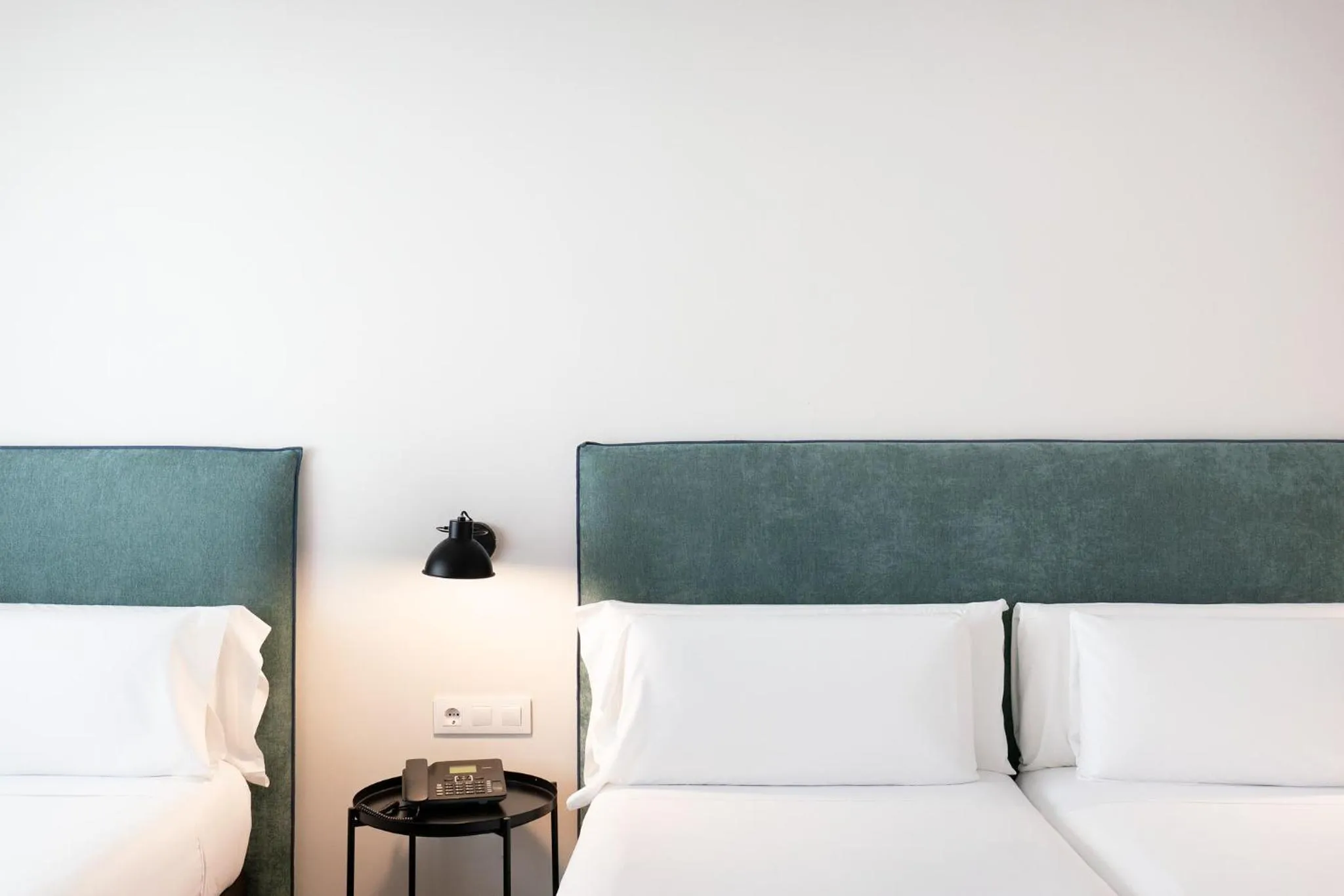 Photo of the whole room, Bed in Tres Torres Atiram Hotel