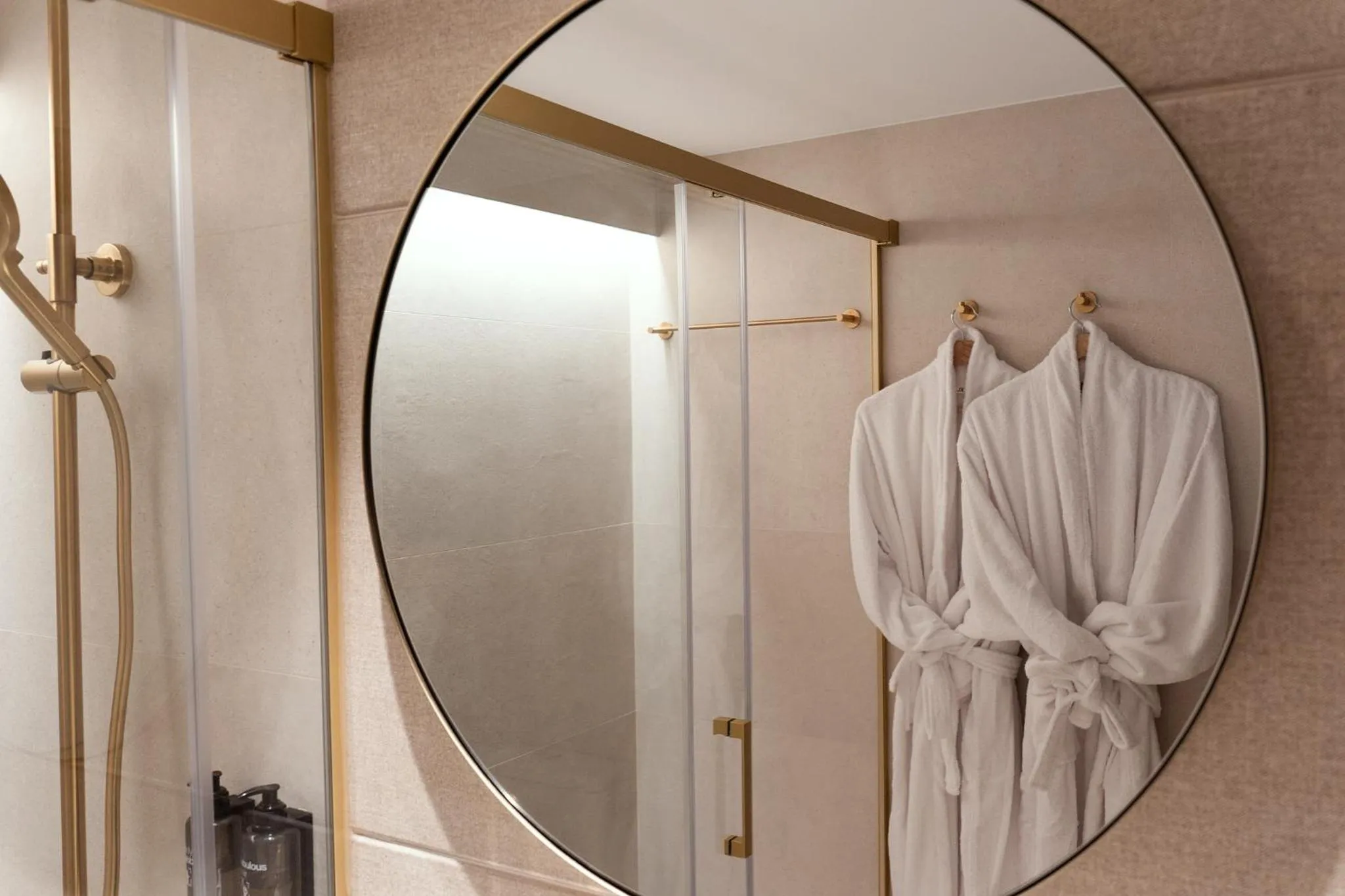 Bathroom in Tres Torres Atiram Hotel