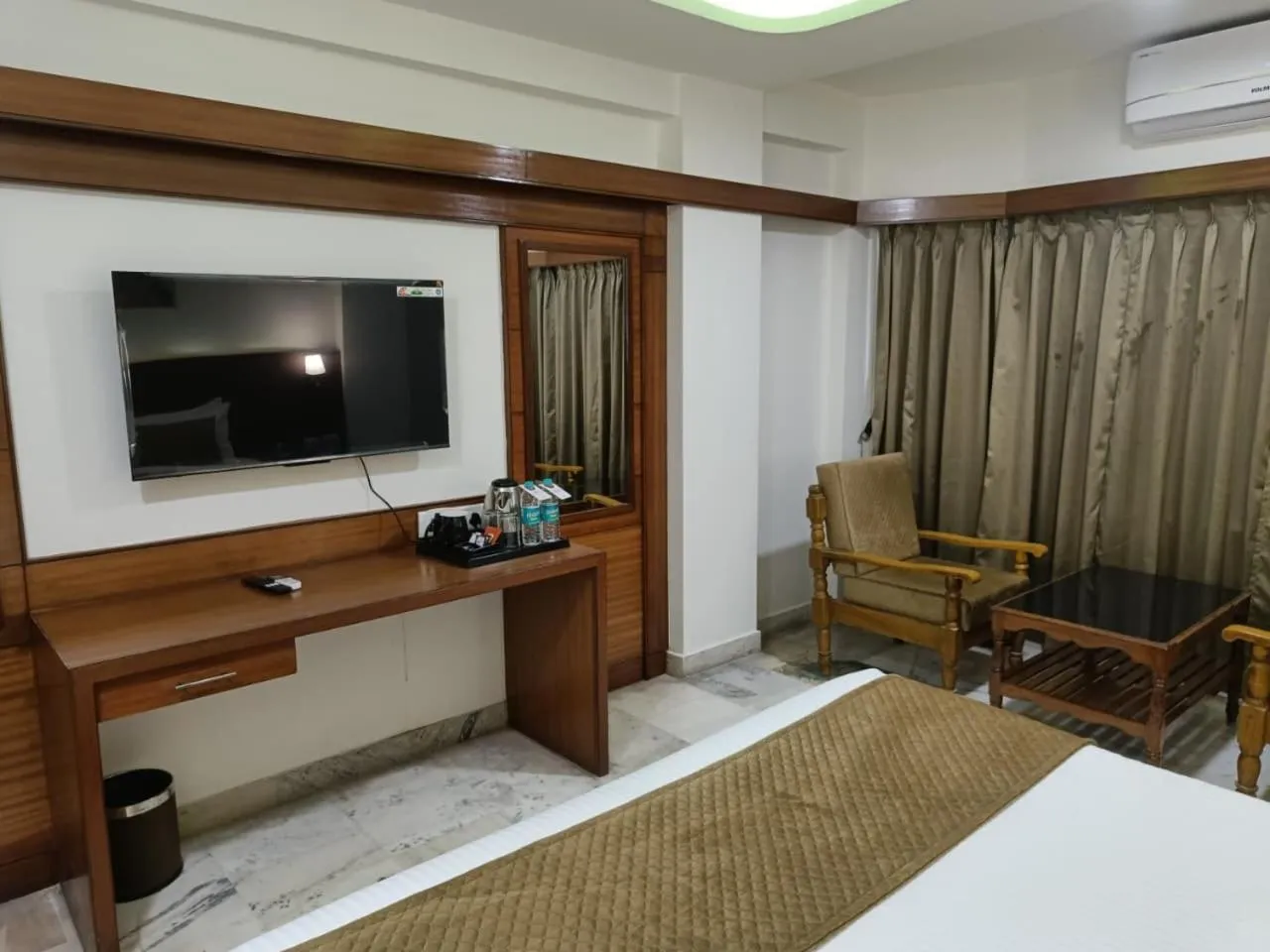 Bed in Hotel PLR Grand