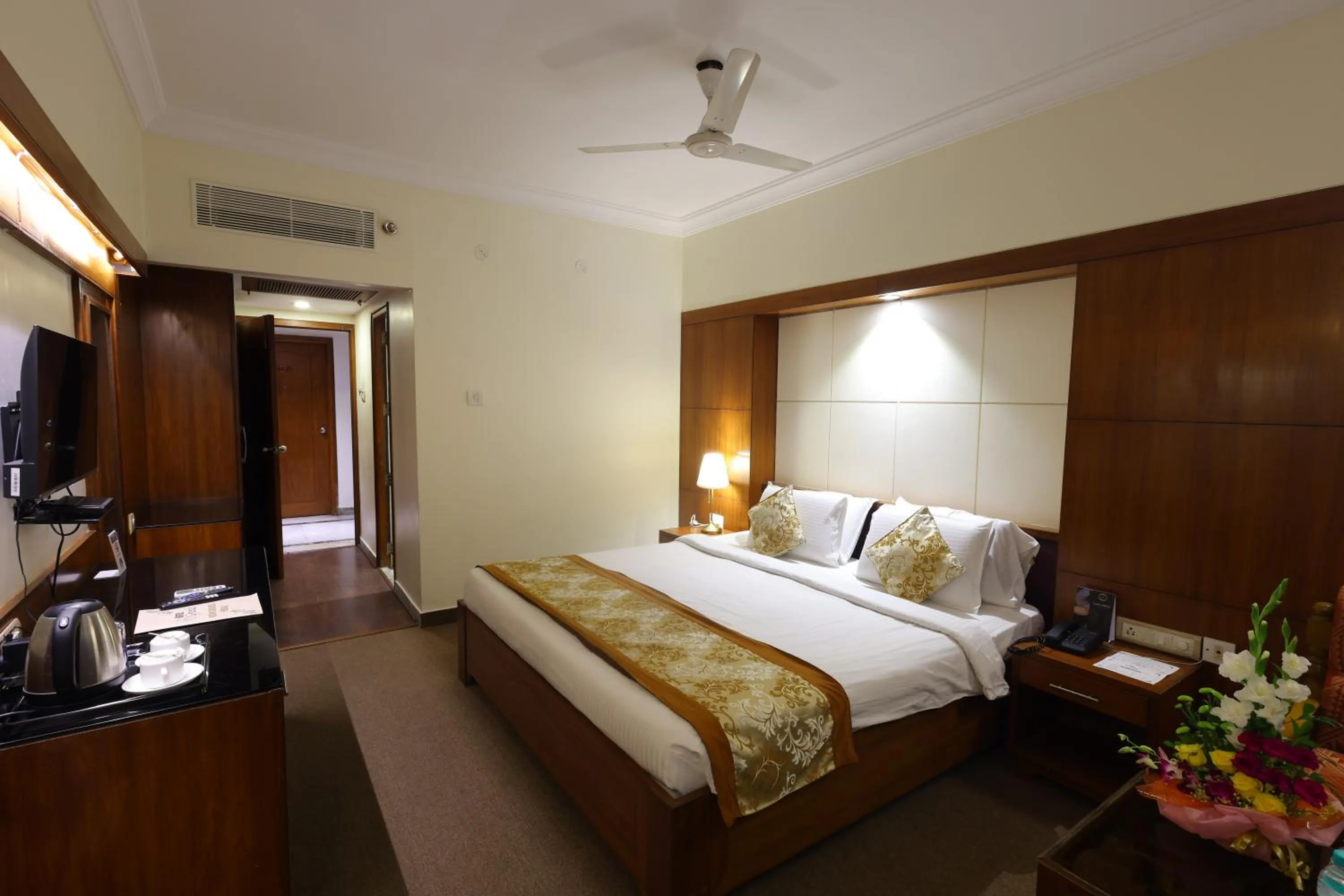 Photo of the whole room, Bed in Hotel PLR Grand