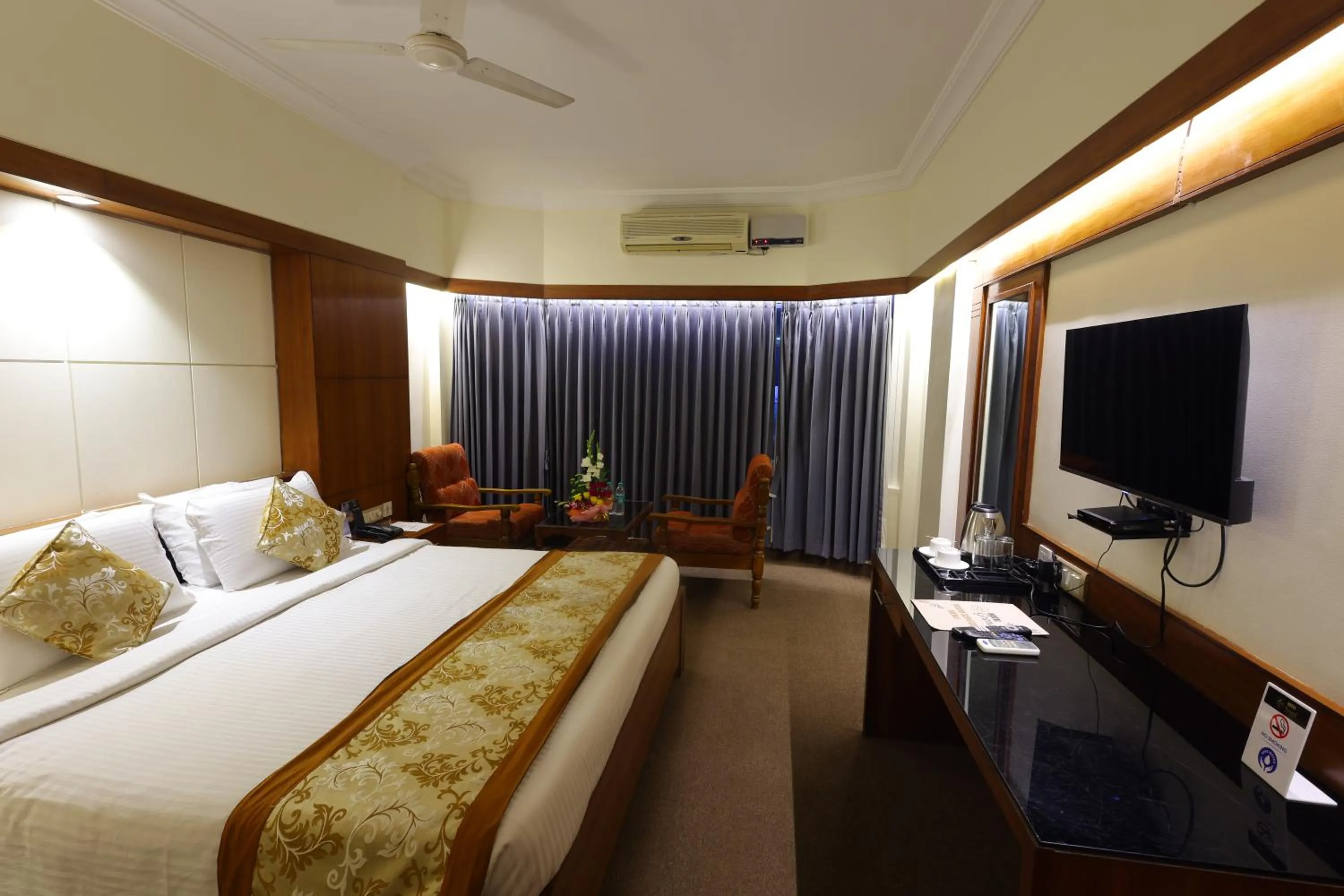 Bed in Hotel PLR Grand