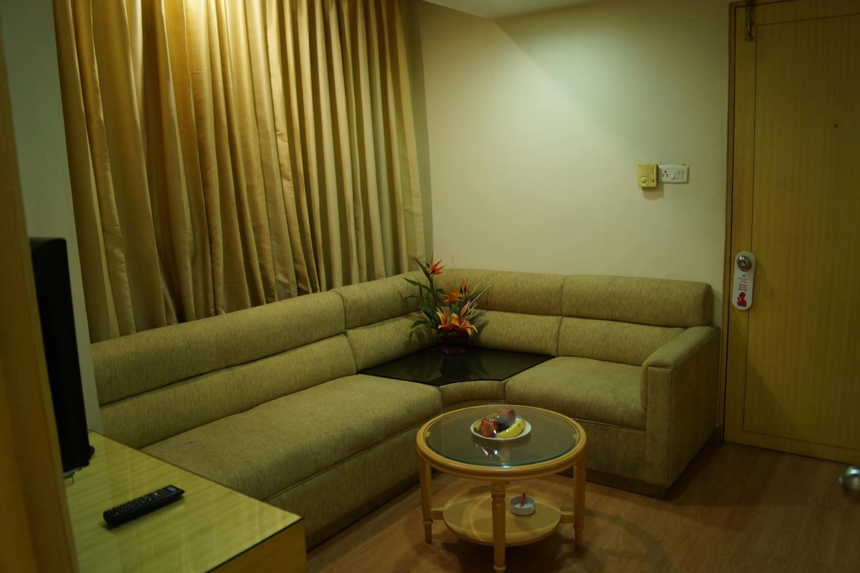 Living room in Royal Fort Hotel
