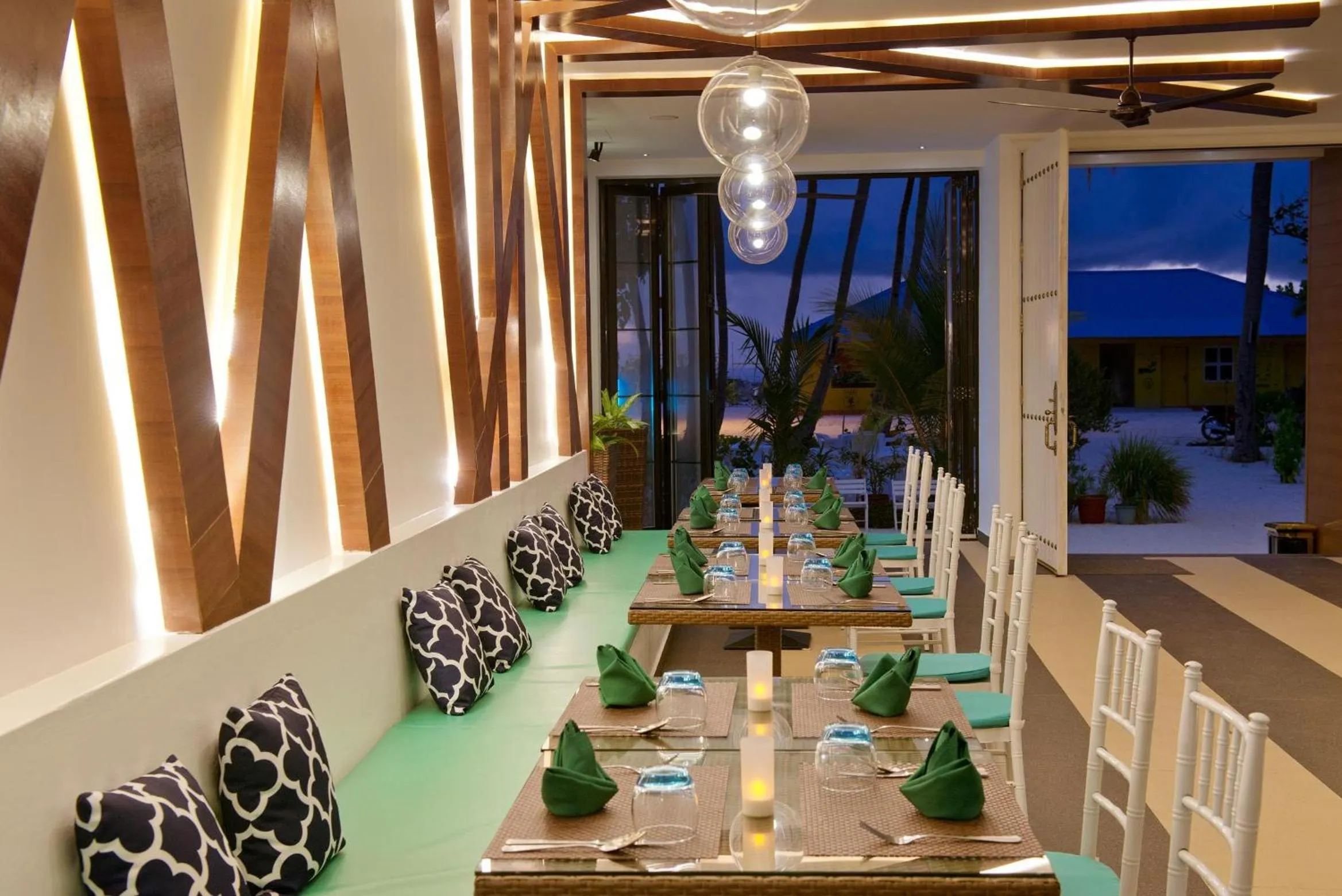 Restaurant/places to eat in Crystal Sands