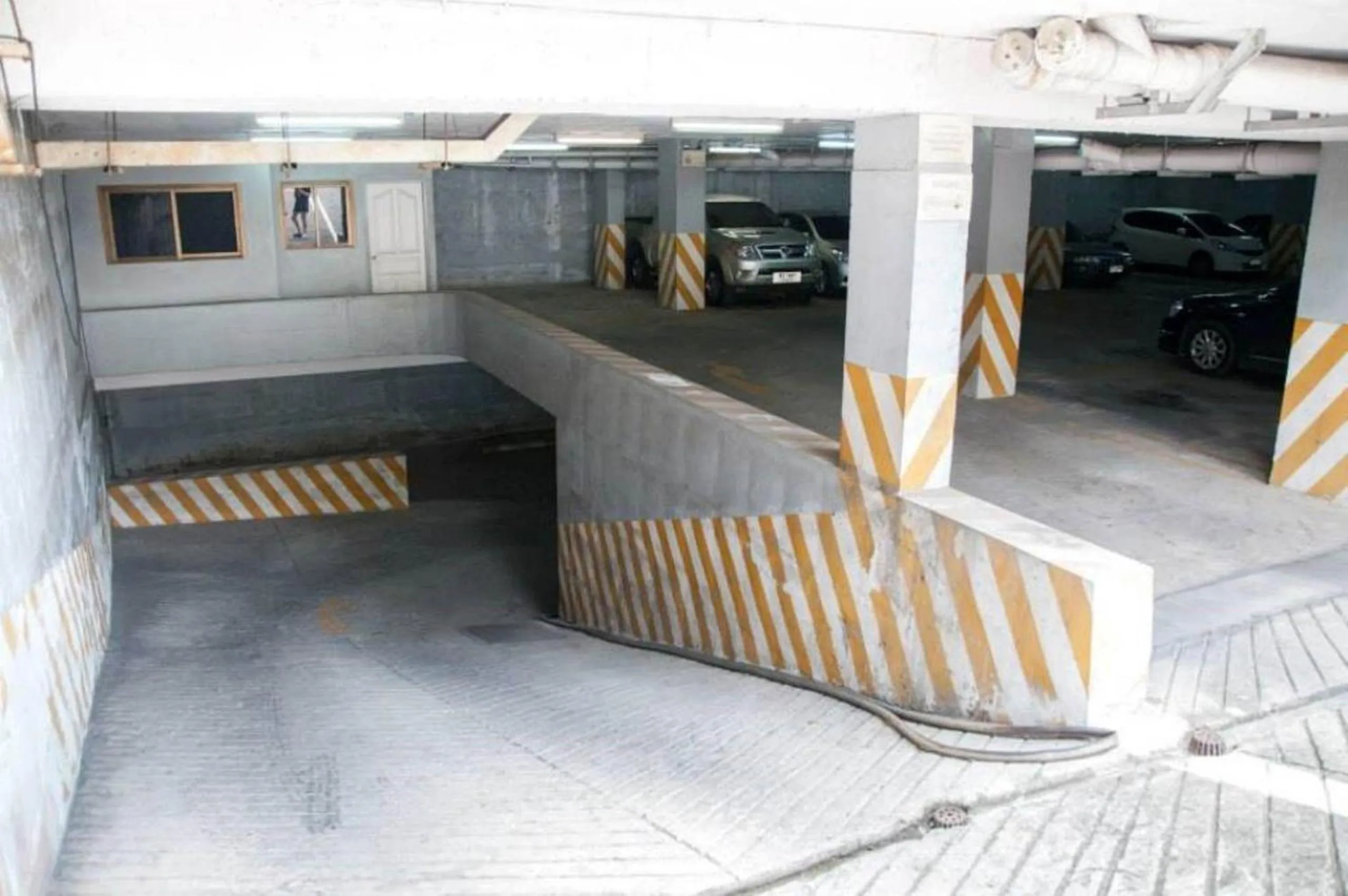 Facade/entrance in S.K. Residence