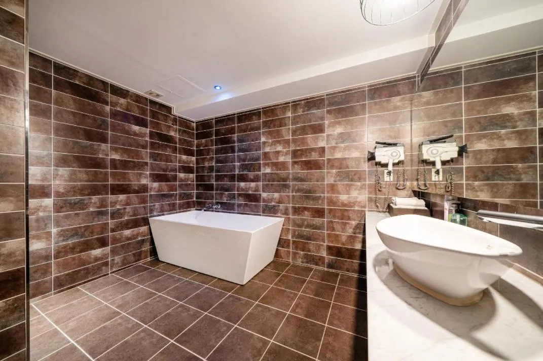 Shower, Bathroom in Bundang Regency Hotel