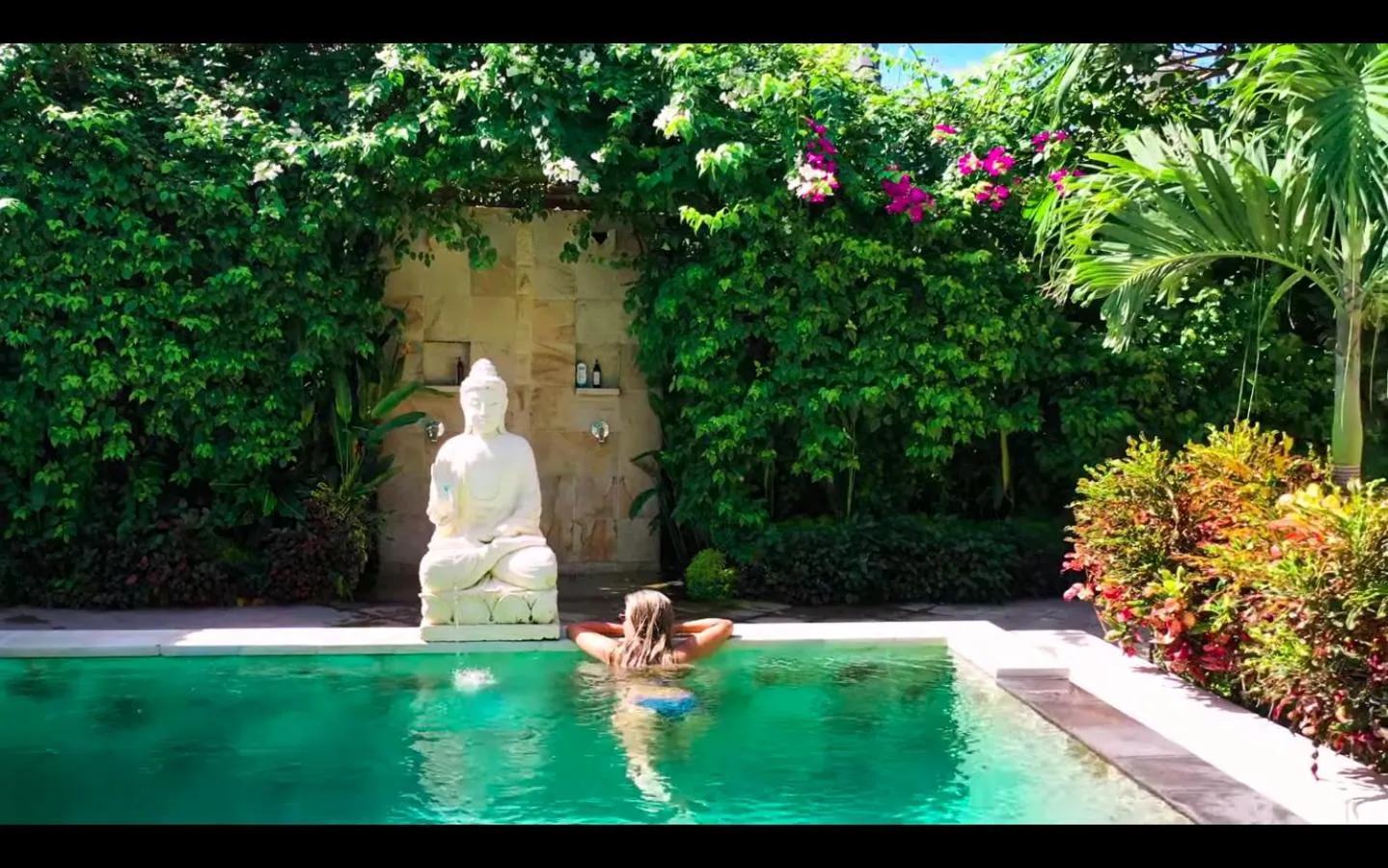 Swimming pool in Villa Casablanca Surf Keramas