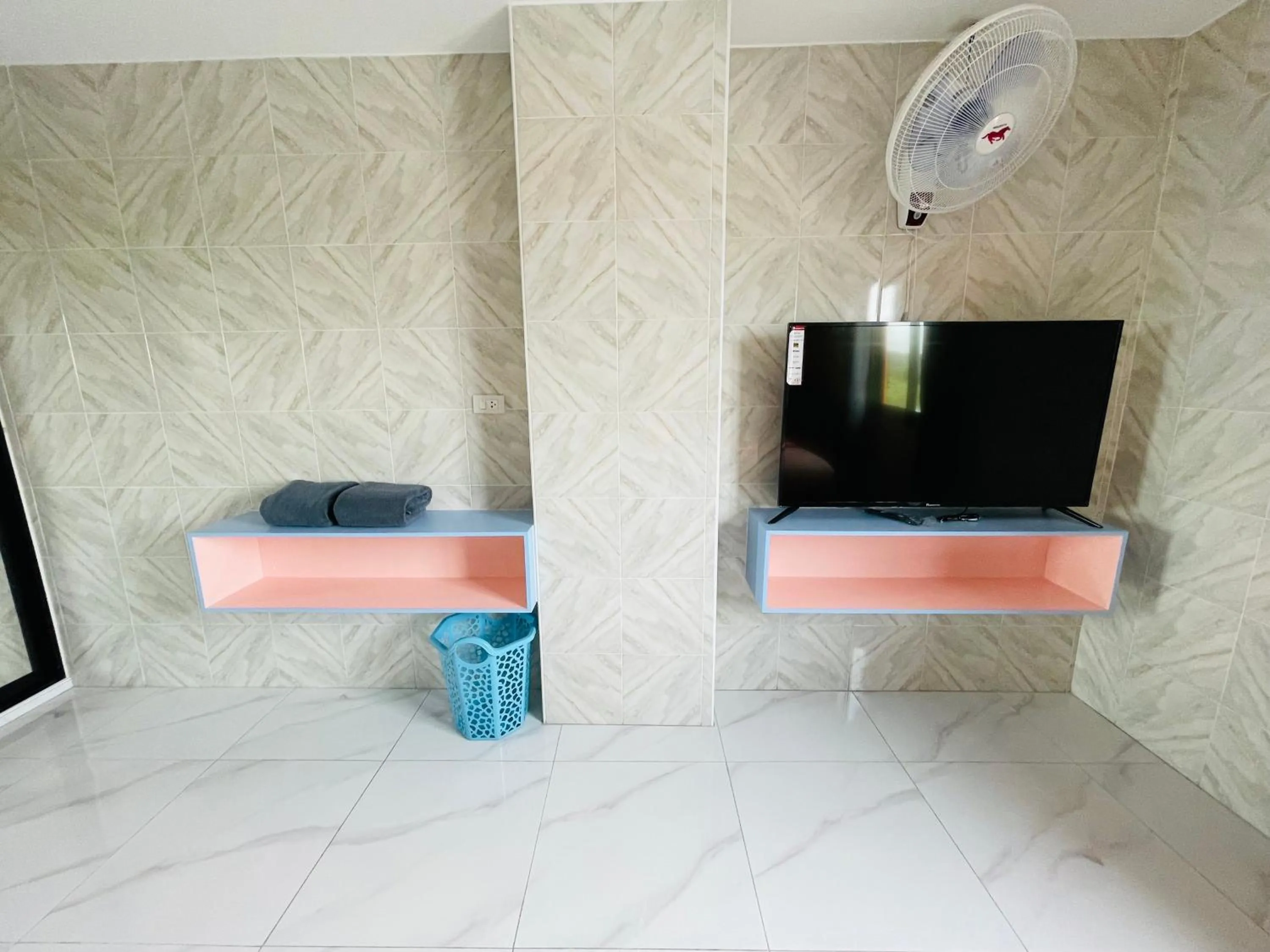 Photo of the whole room in โรงแรมเรือนคุณเล็ก กานต์สินี