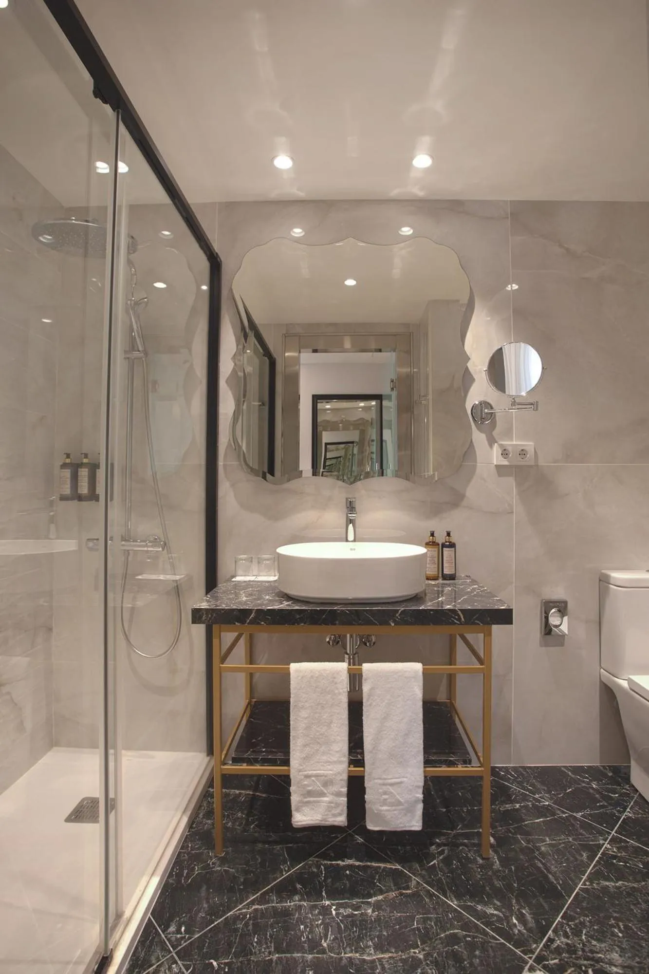 Toilet in Exe Laietana Palace