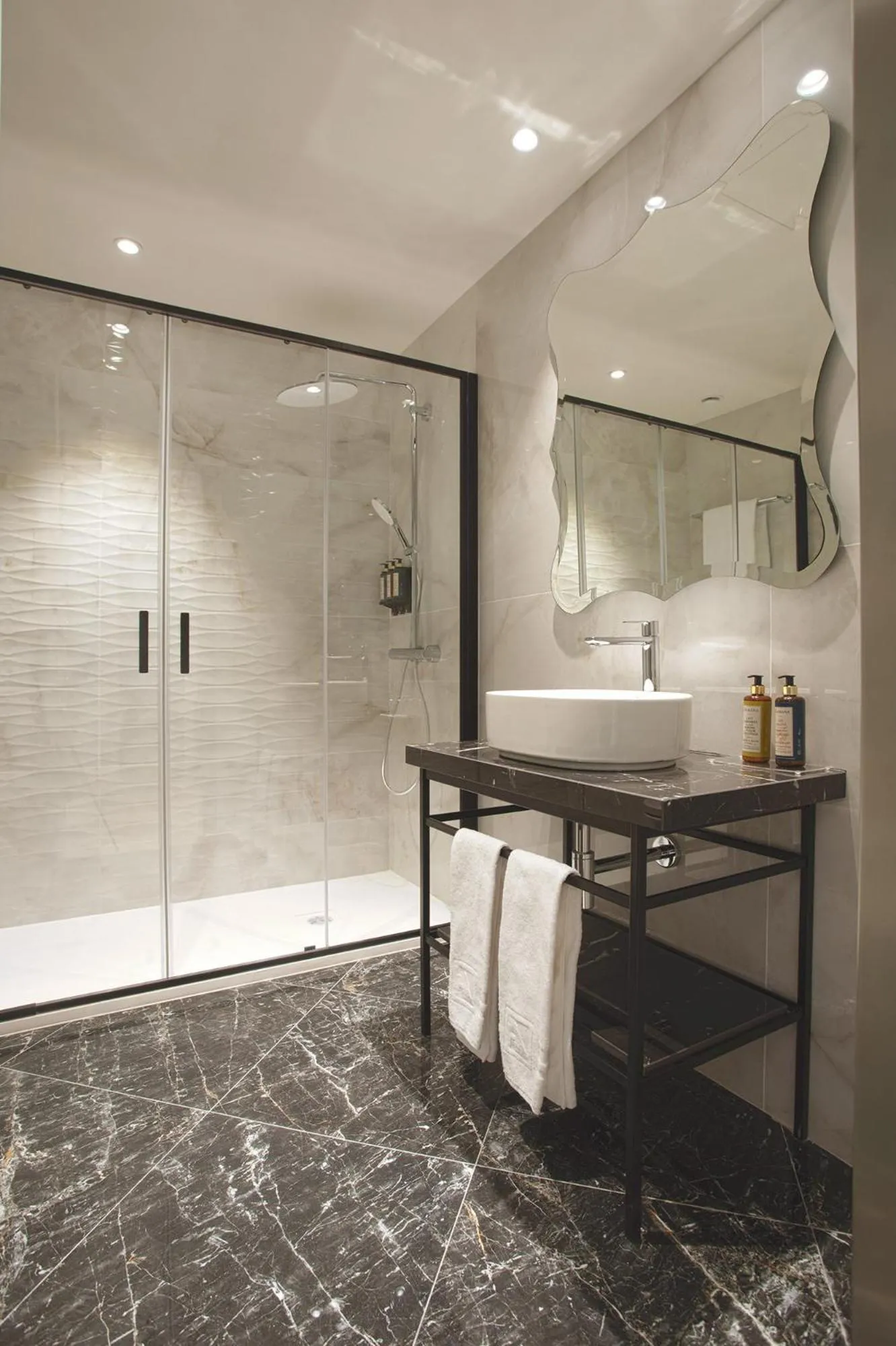 Shower in Exe Laietana Palace