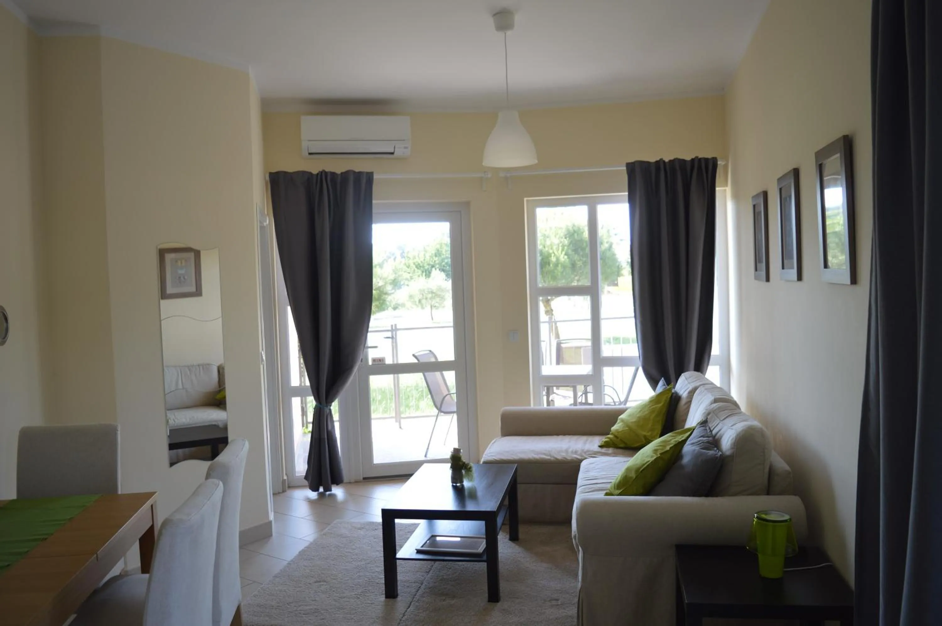 Two-Bedroom Apartment with Terrace and Sea View in Apartments Nautica