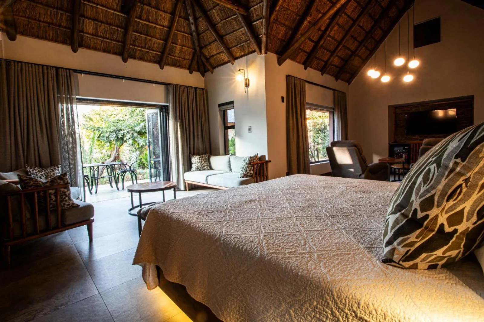 Bed in Lapeng Guest Lodge
