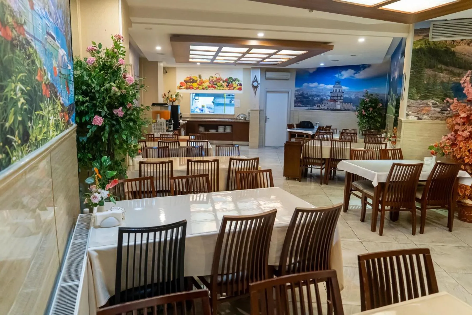 Restaurant/places to eat in The City Port Hotel