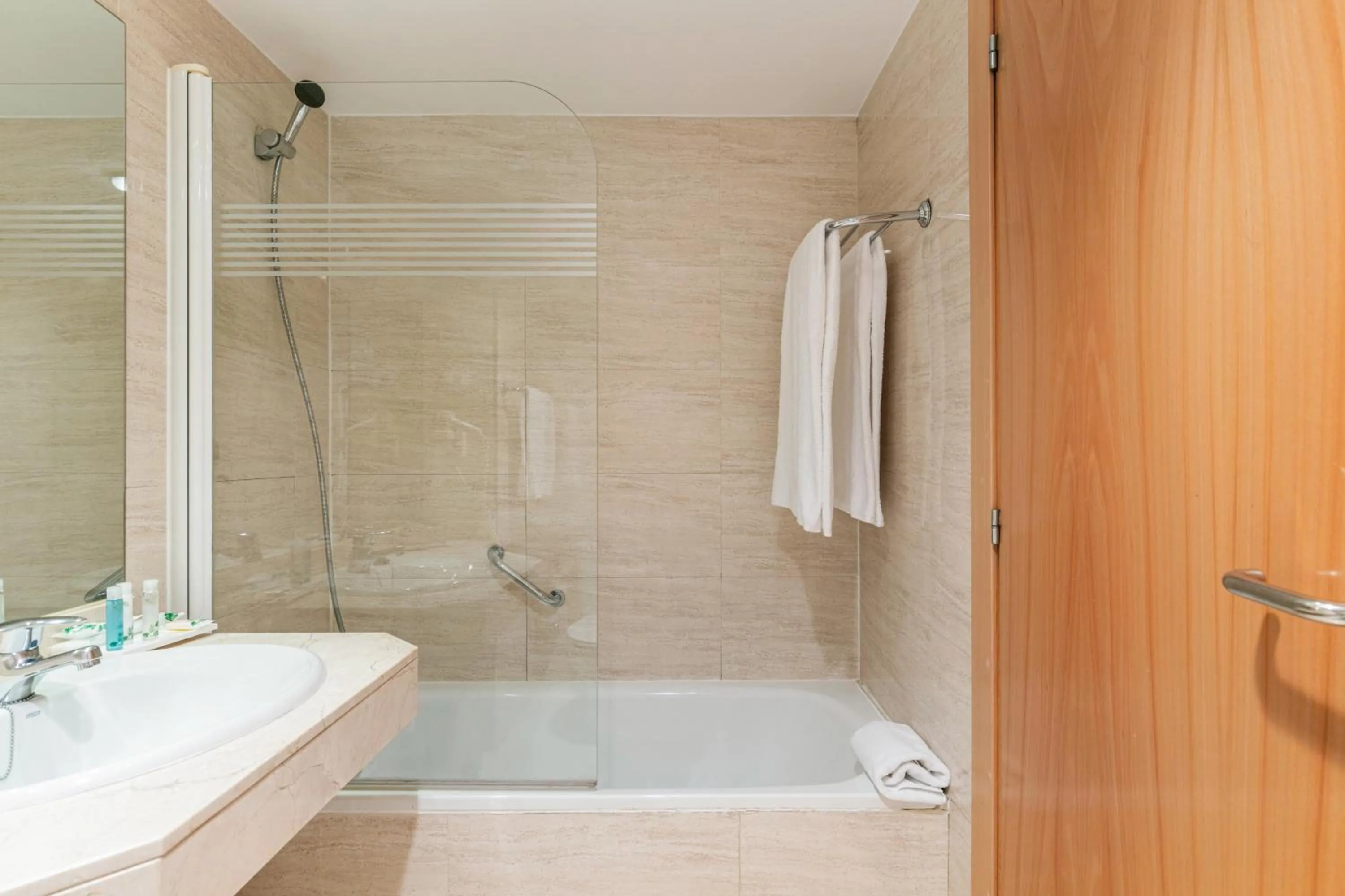 Photo of the whole room in Sercotel de los Reyes