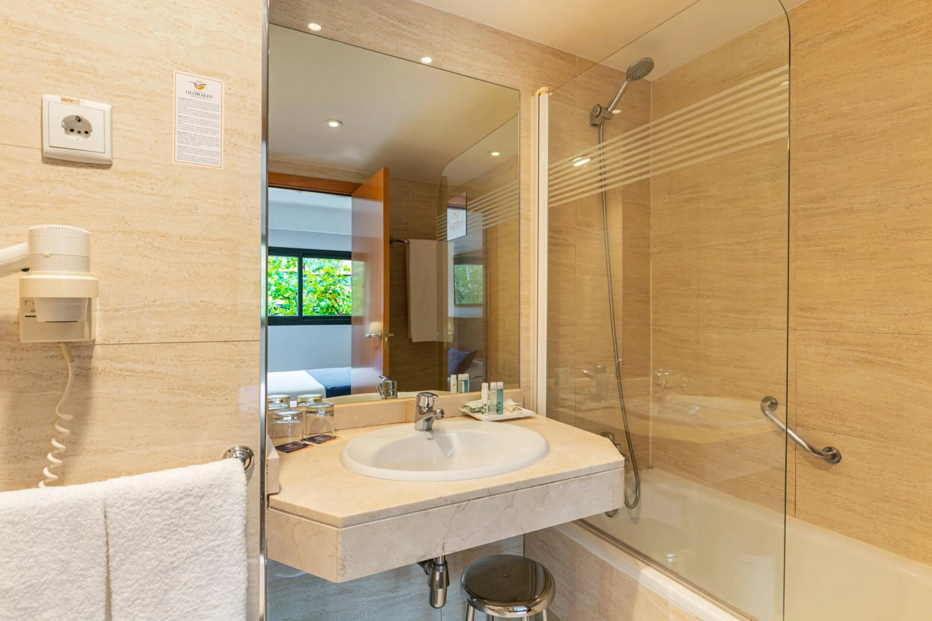 Photo of the whole room in Sercotel de los Reyes