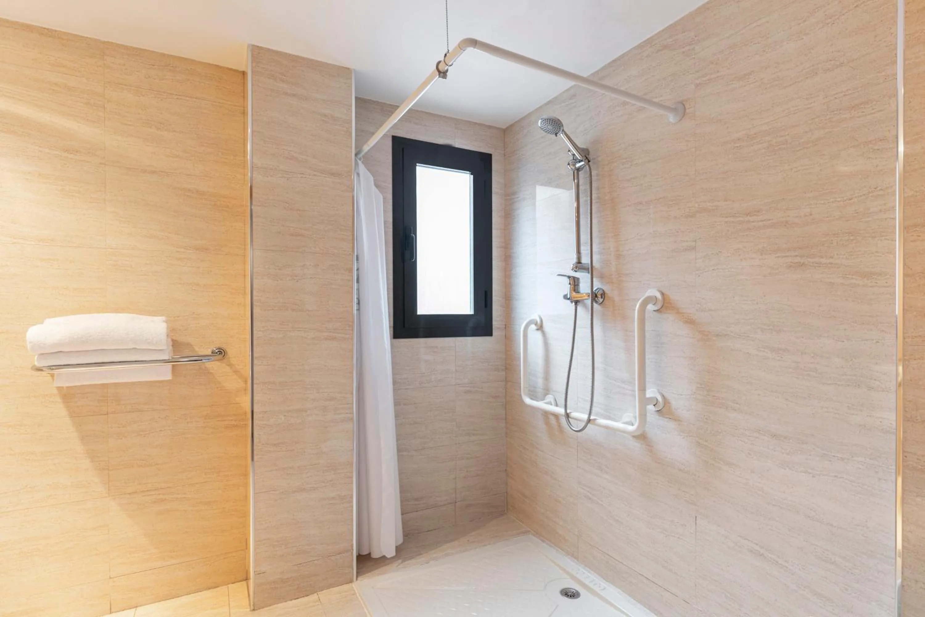 Photo of the whole room in Sercotel de los Reyes