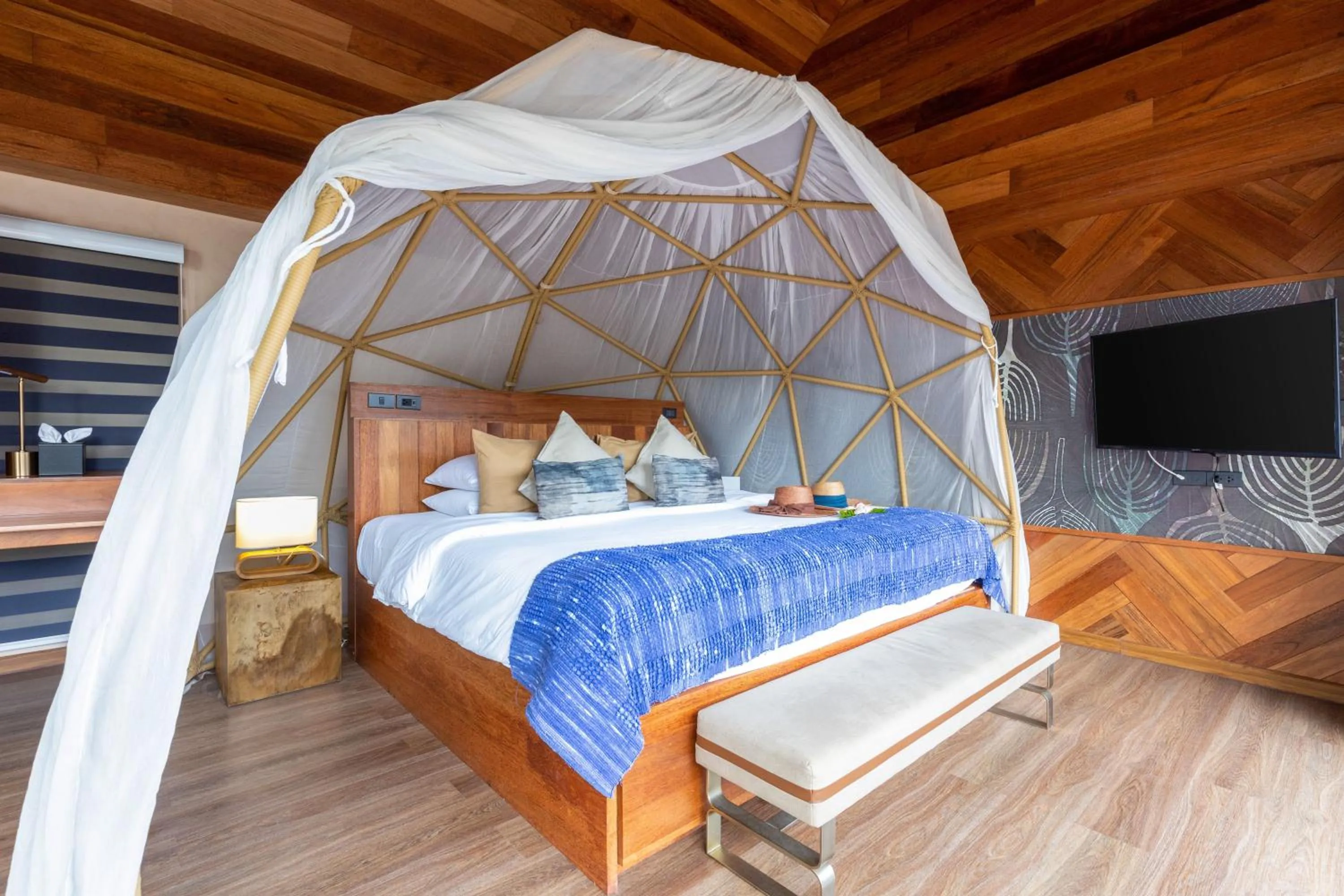 Bedroom, Bed in Irene Pool Villa Resort, Koh Lipe