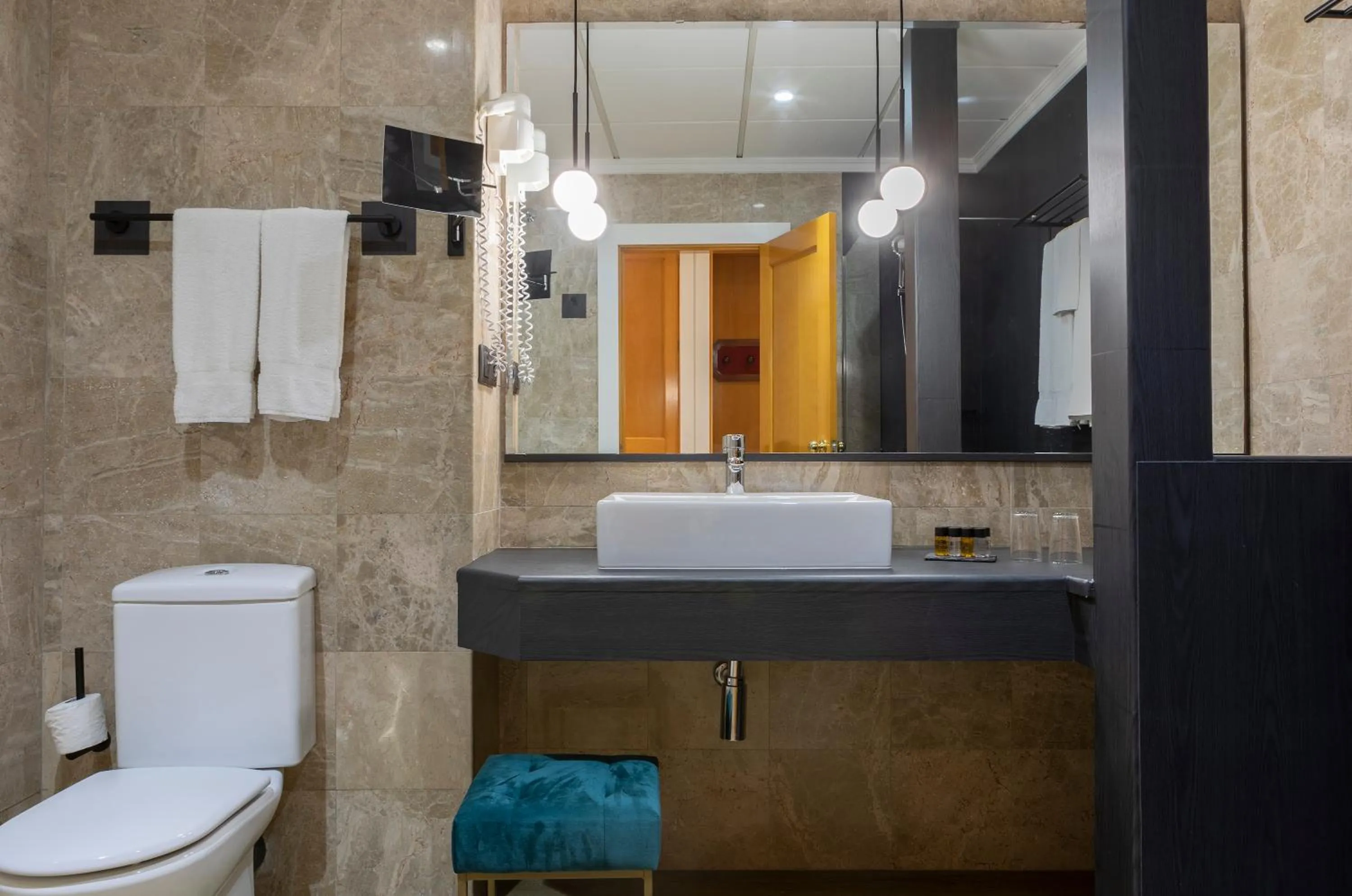 Bathroom in Hotel Don Curro