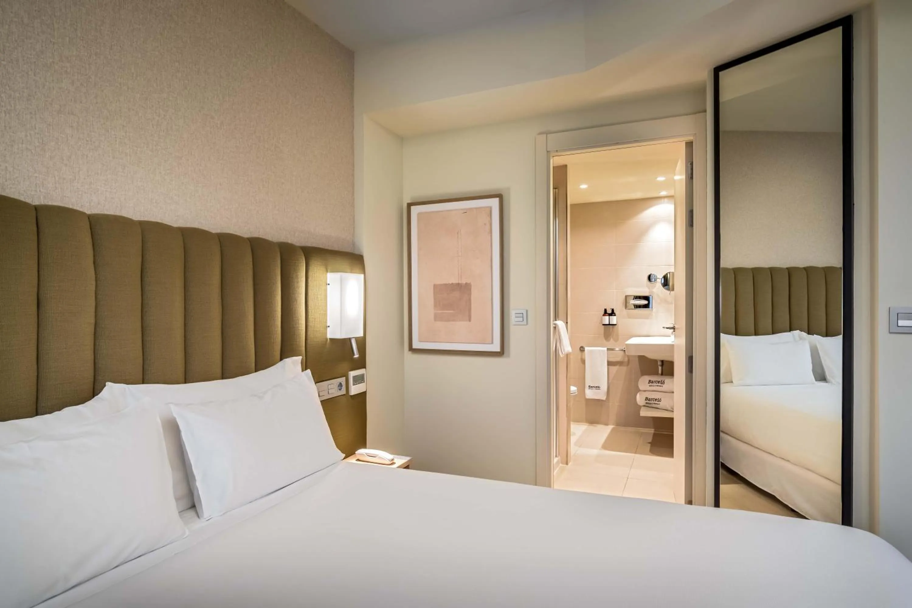 Bedroom, Bed in Barceló Bilbao Nervión