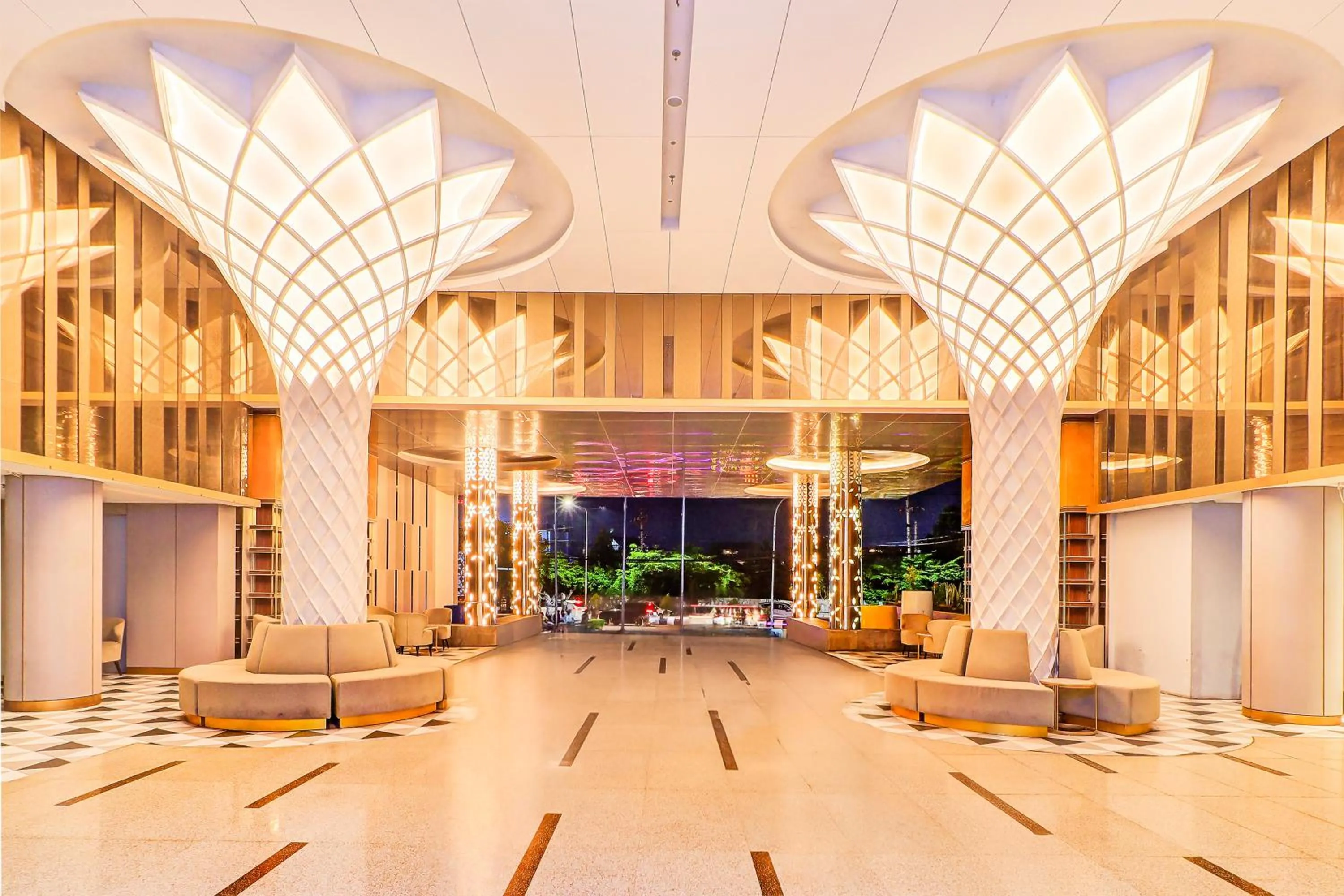 Area and facilities in Sunday Hotel Arshika Sunset Road