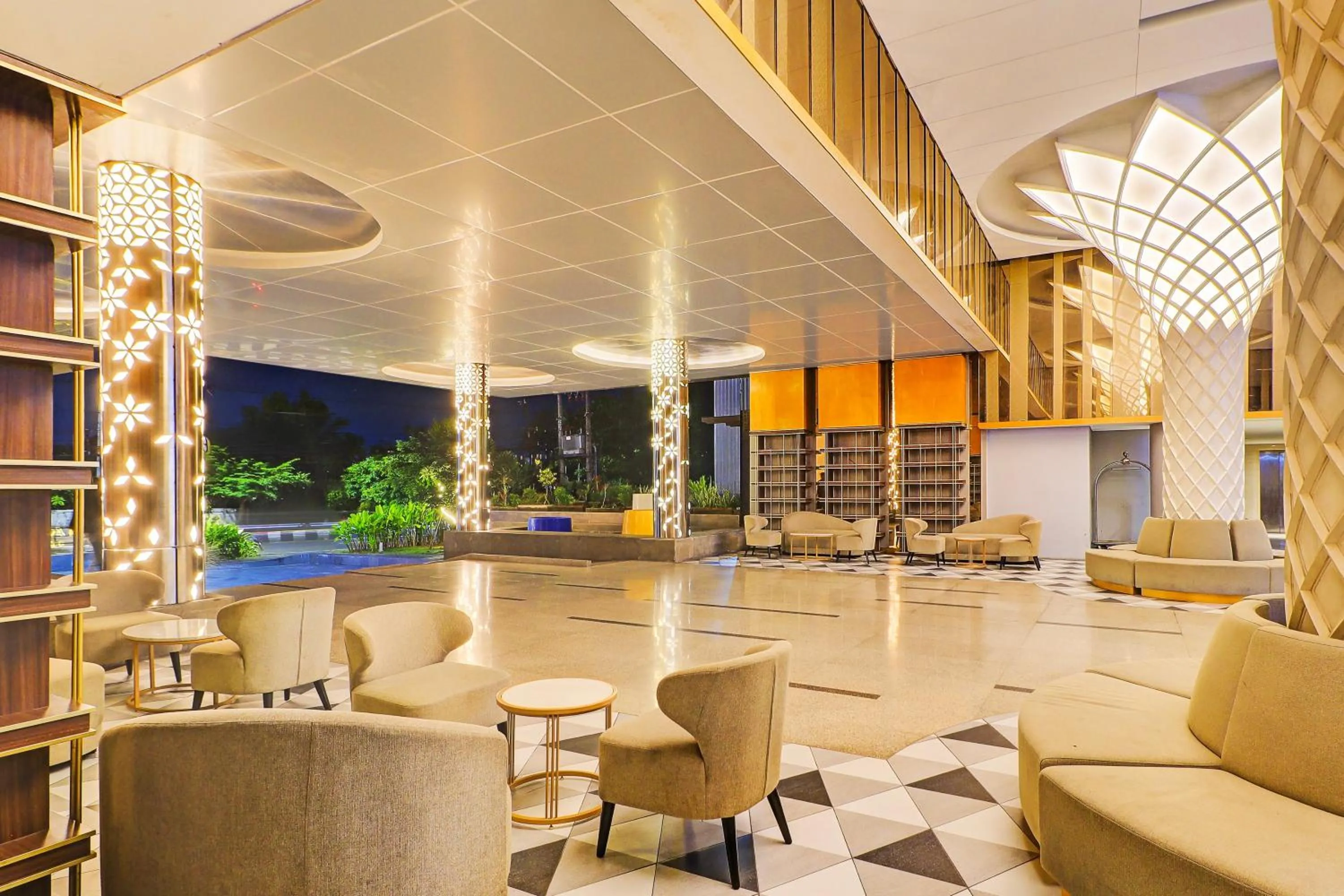 Lobby or reception in Sunday Hotel Arshika Sunset Road