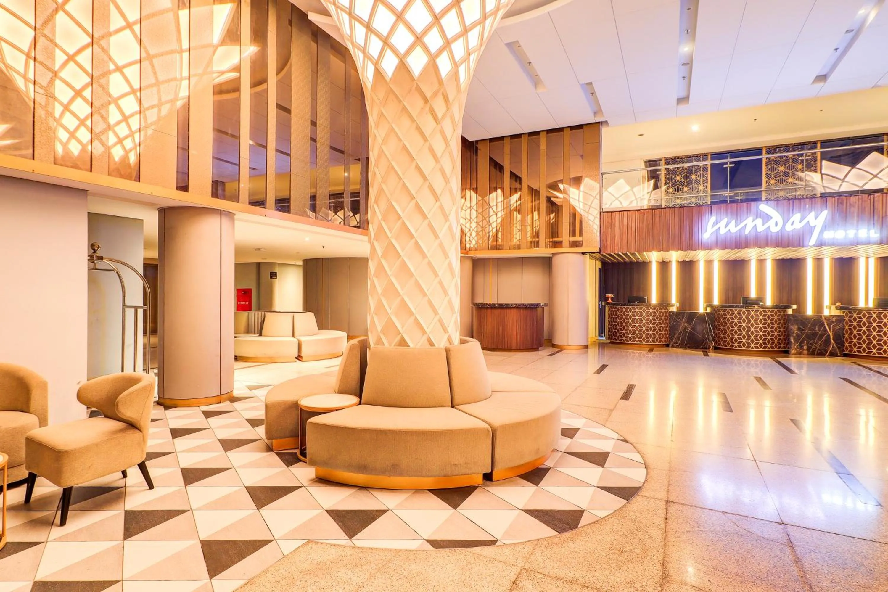 Lobby or reception in Sunday Hotel Arshika Sunset Road