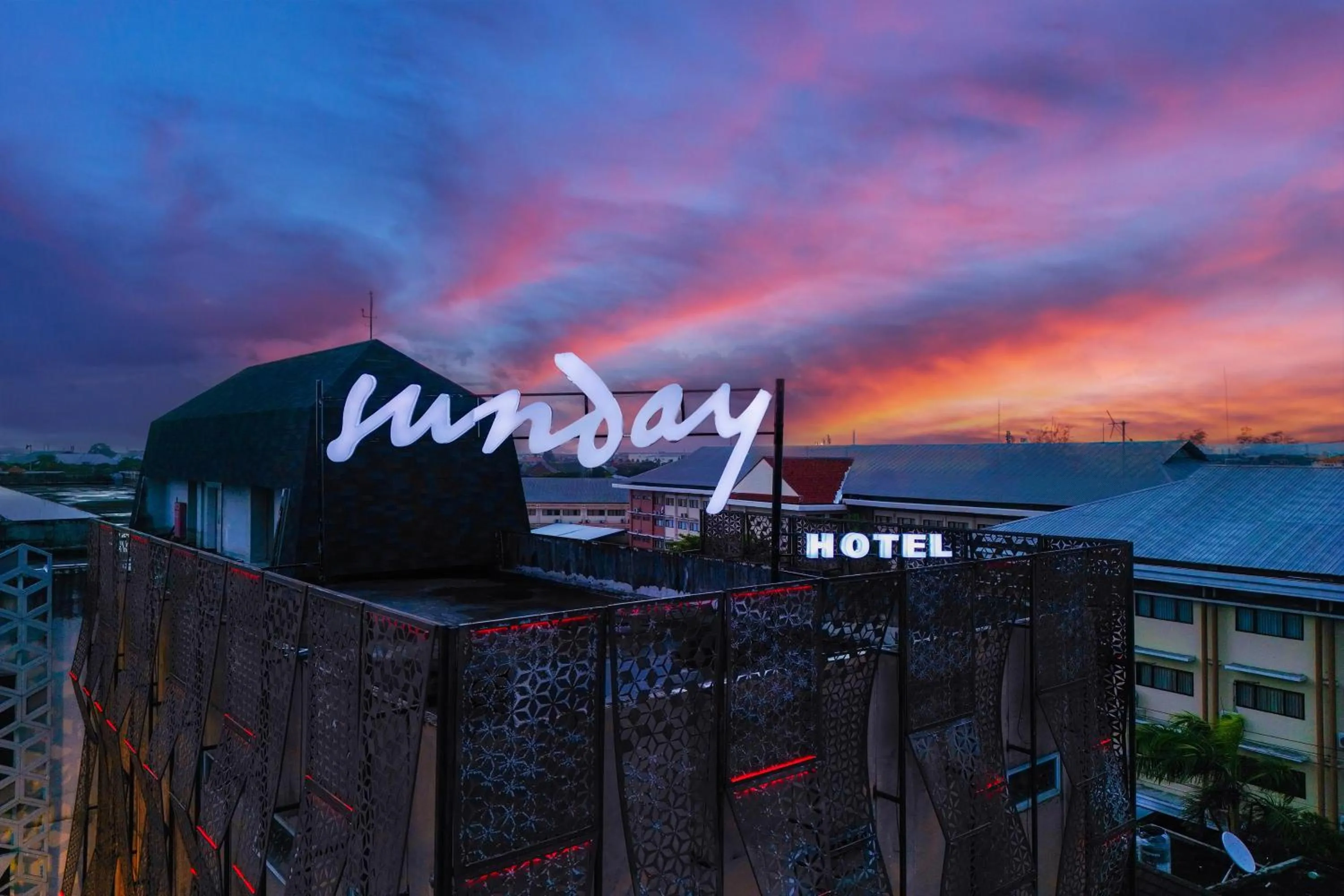 Facade/entrance in Sunday Hotel Arshika Sunset Road