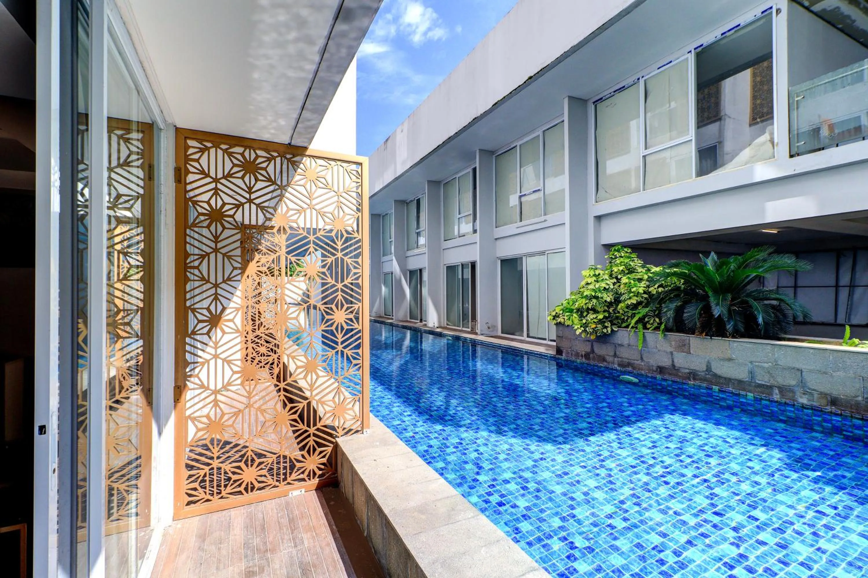 Pool view in Sunday Hotel Arshika Sunset Road