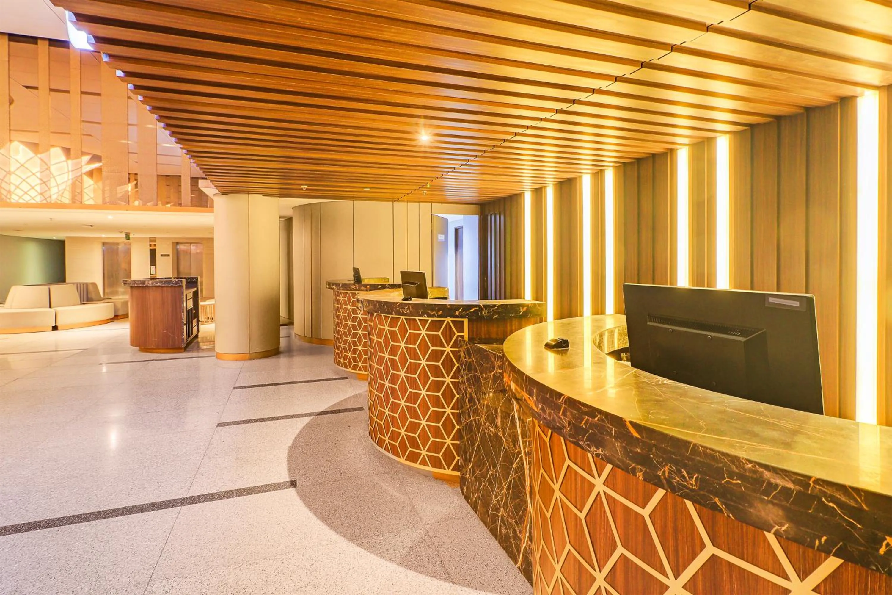 Lobby or reception in Sunday Hotel Arshika Sunset Road