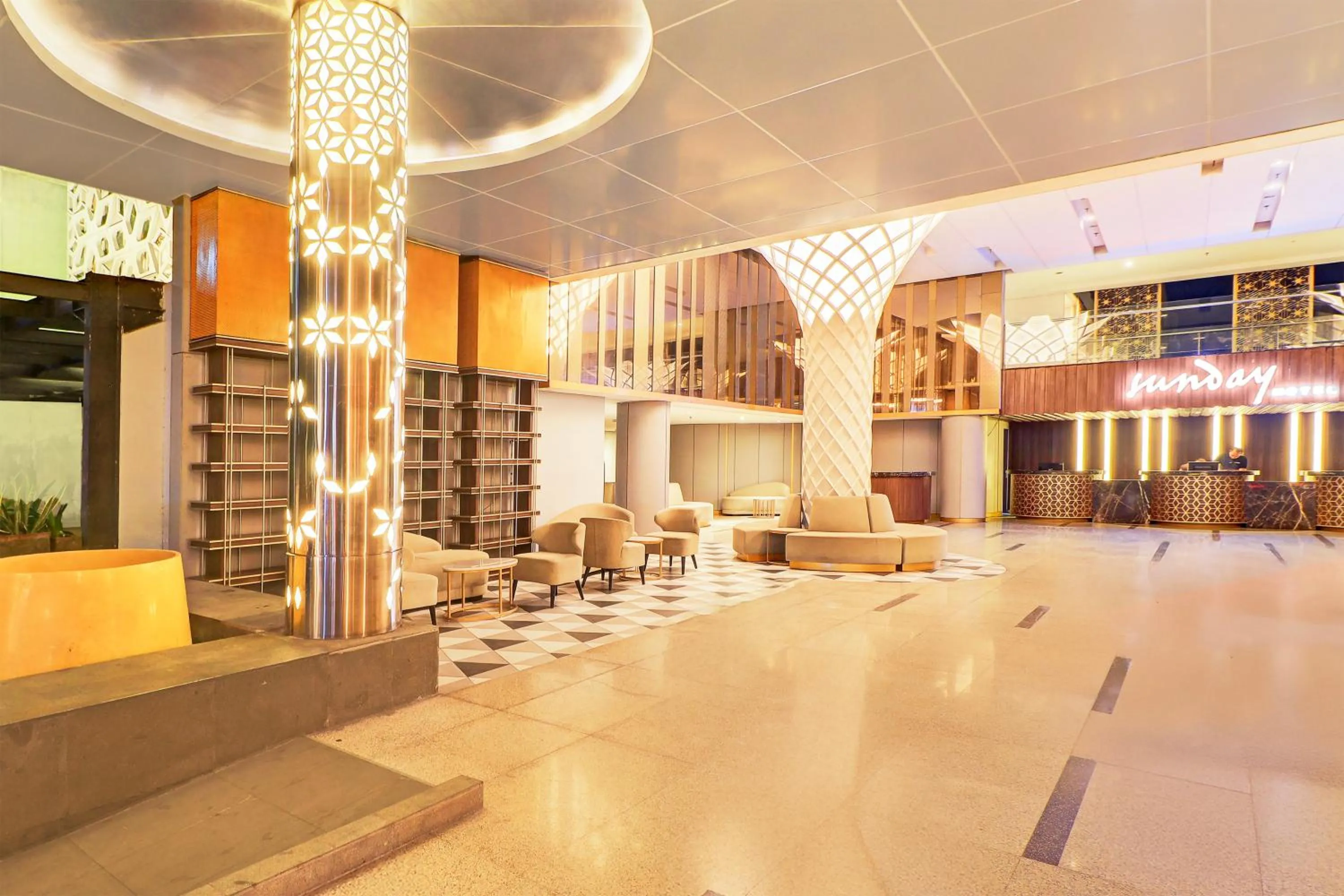 Lobby or reception in Sunday Hotel Arshika Sunset Road