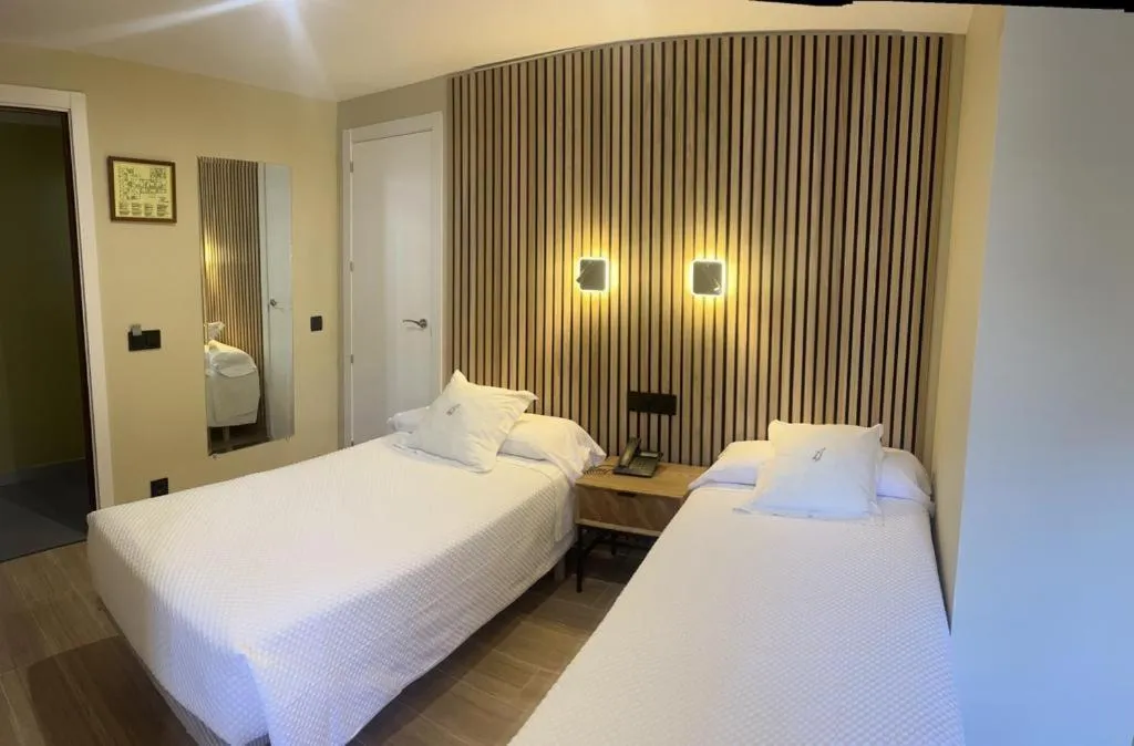 Bedroom, Bed in Hostal Astoria