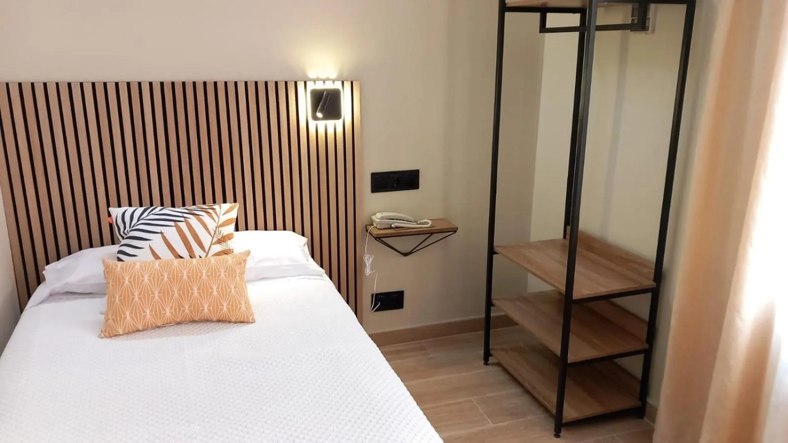 Bed in Hostal Astoria