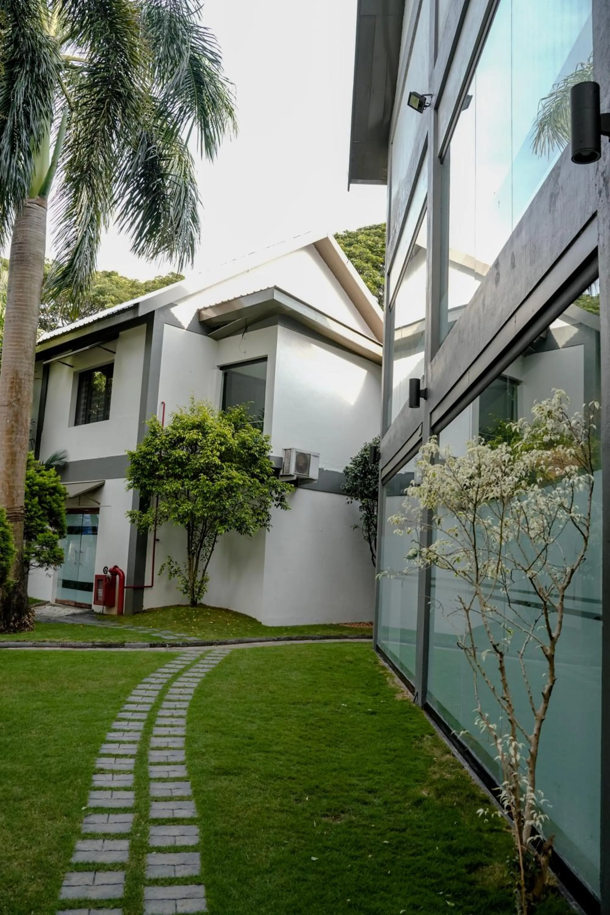 Property Building in Hotel Palm shore