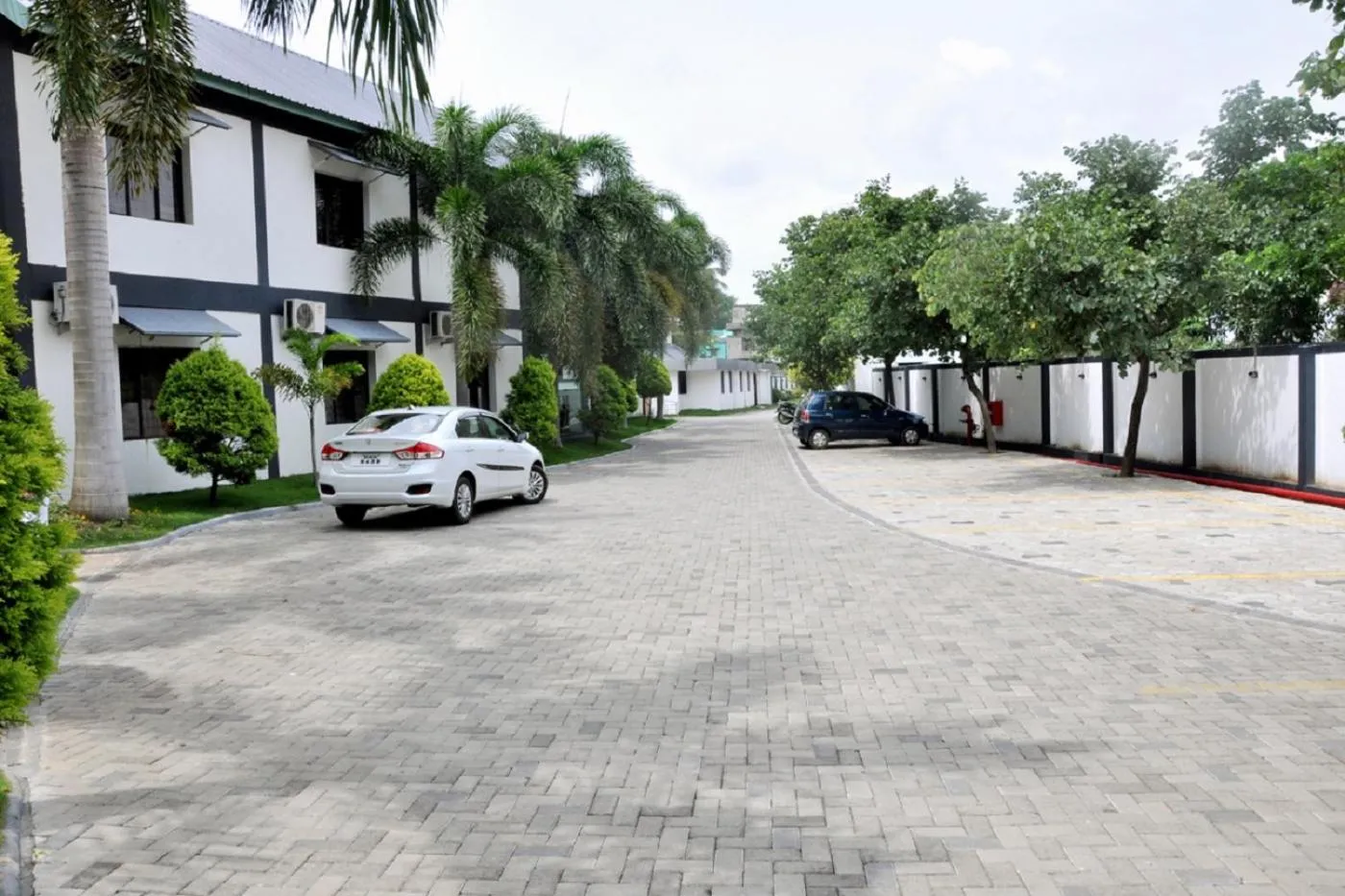 Parking in Hotel Palm shore