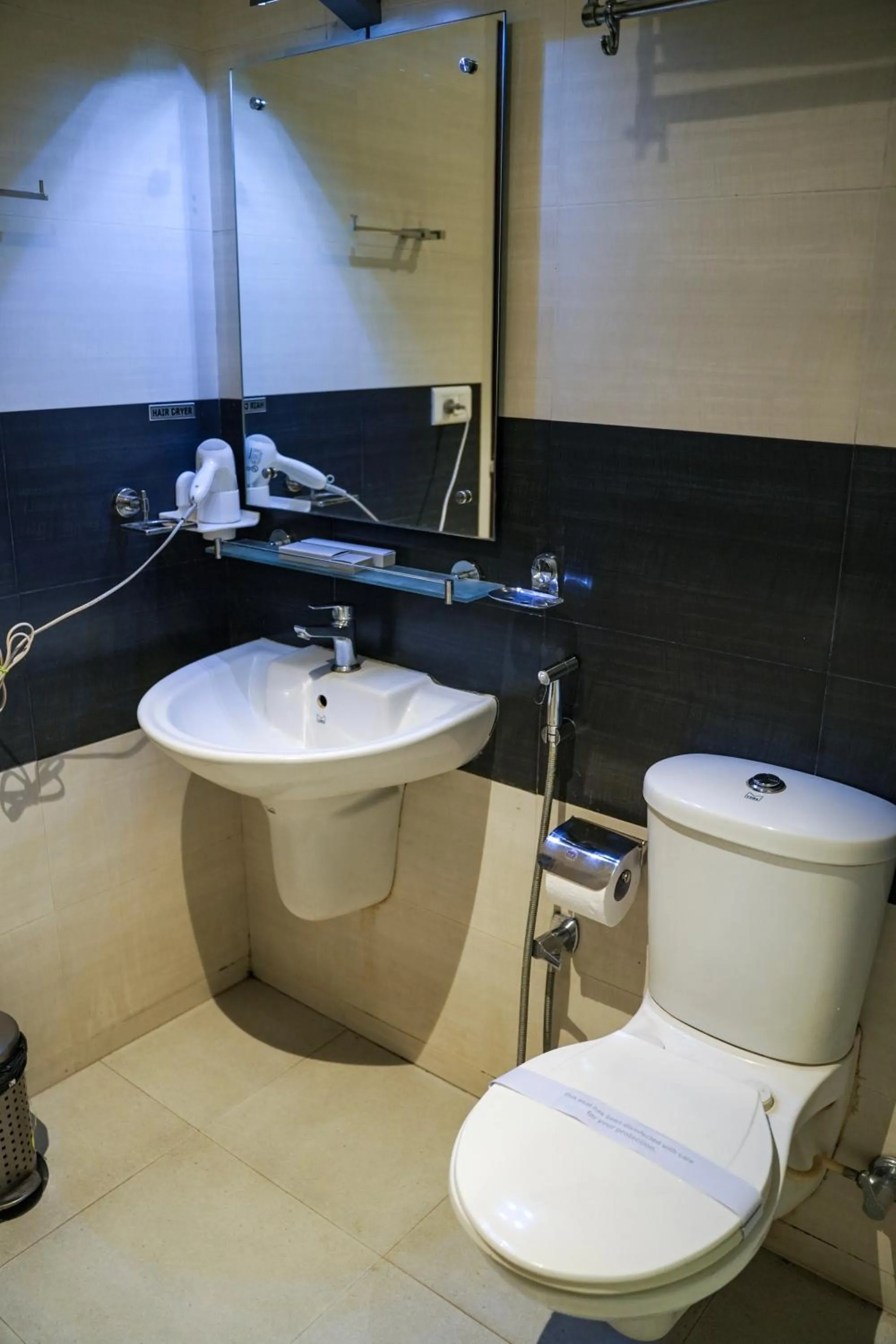 Bathroom in Hotel Palm shore