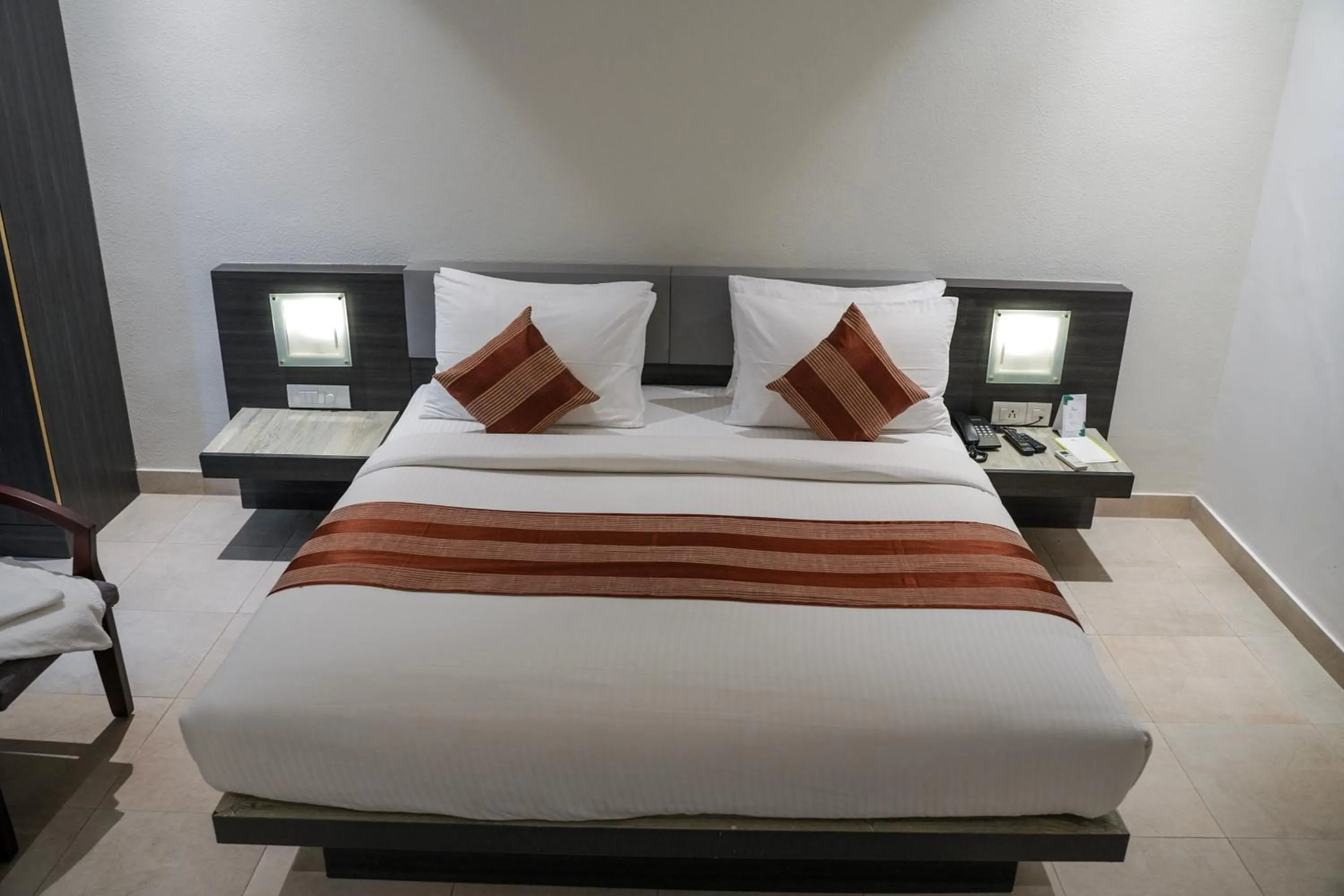 Bedroom, Bed in Hotel Palm shore