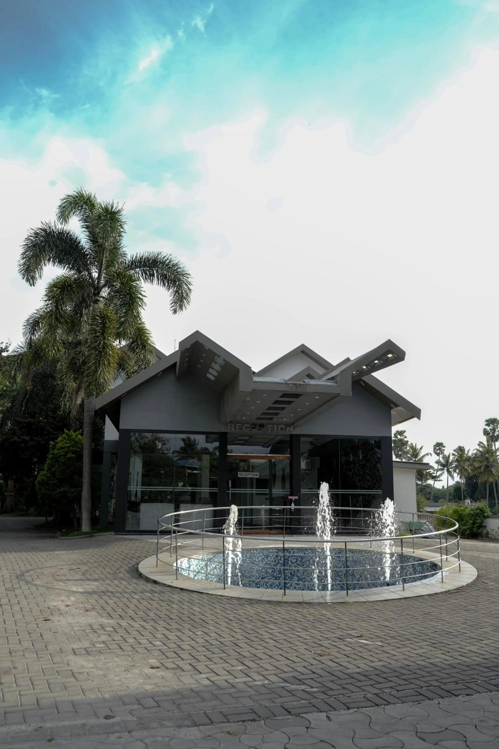 Property Building in Hotel Palm shore