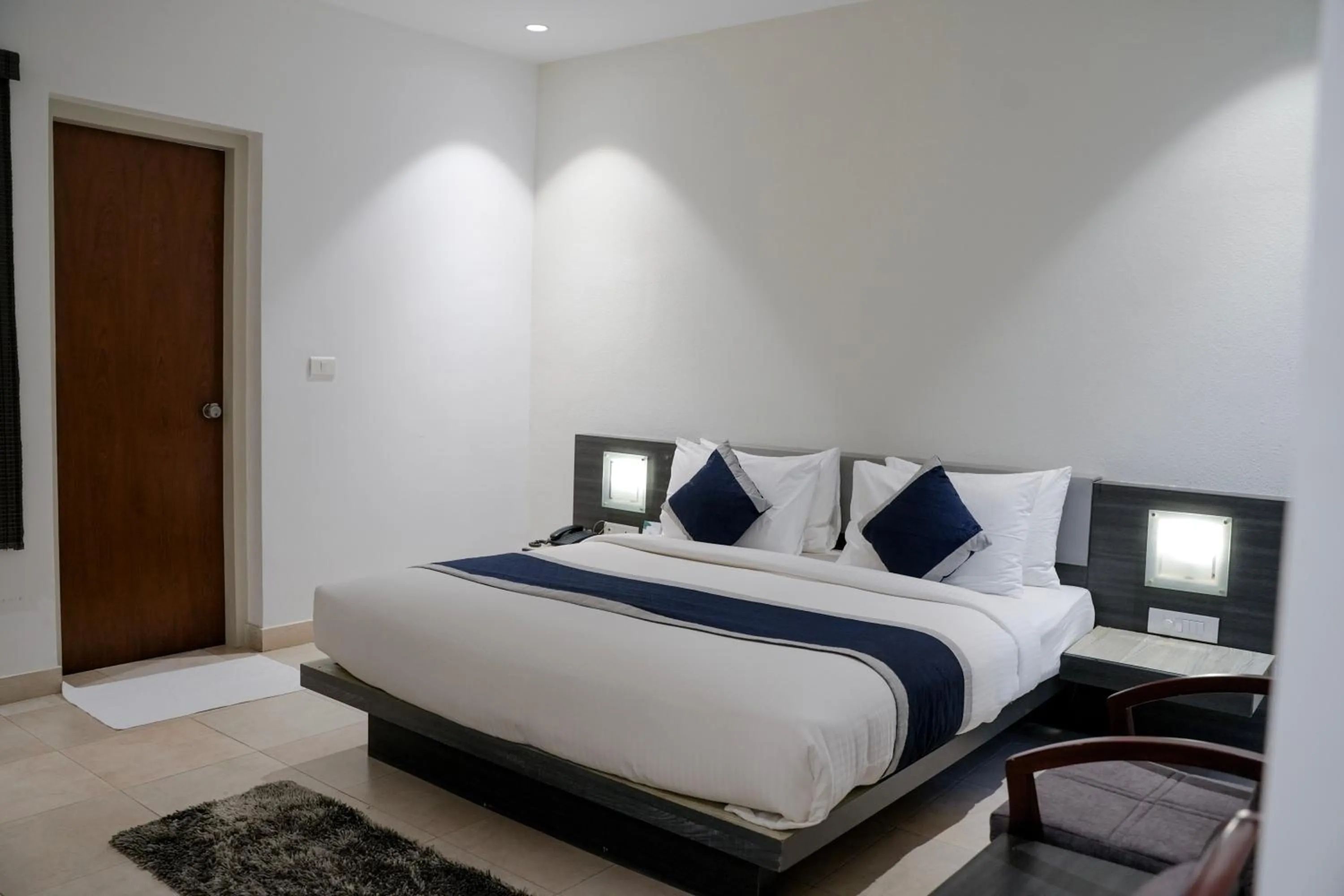 Bed in Hotel Palm shore